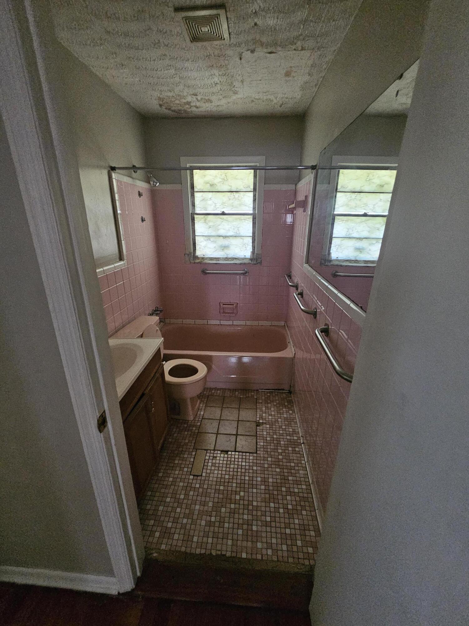 264 Japonica Avenue Property Photo 23