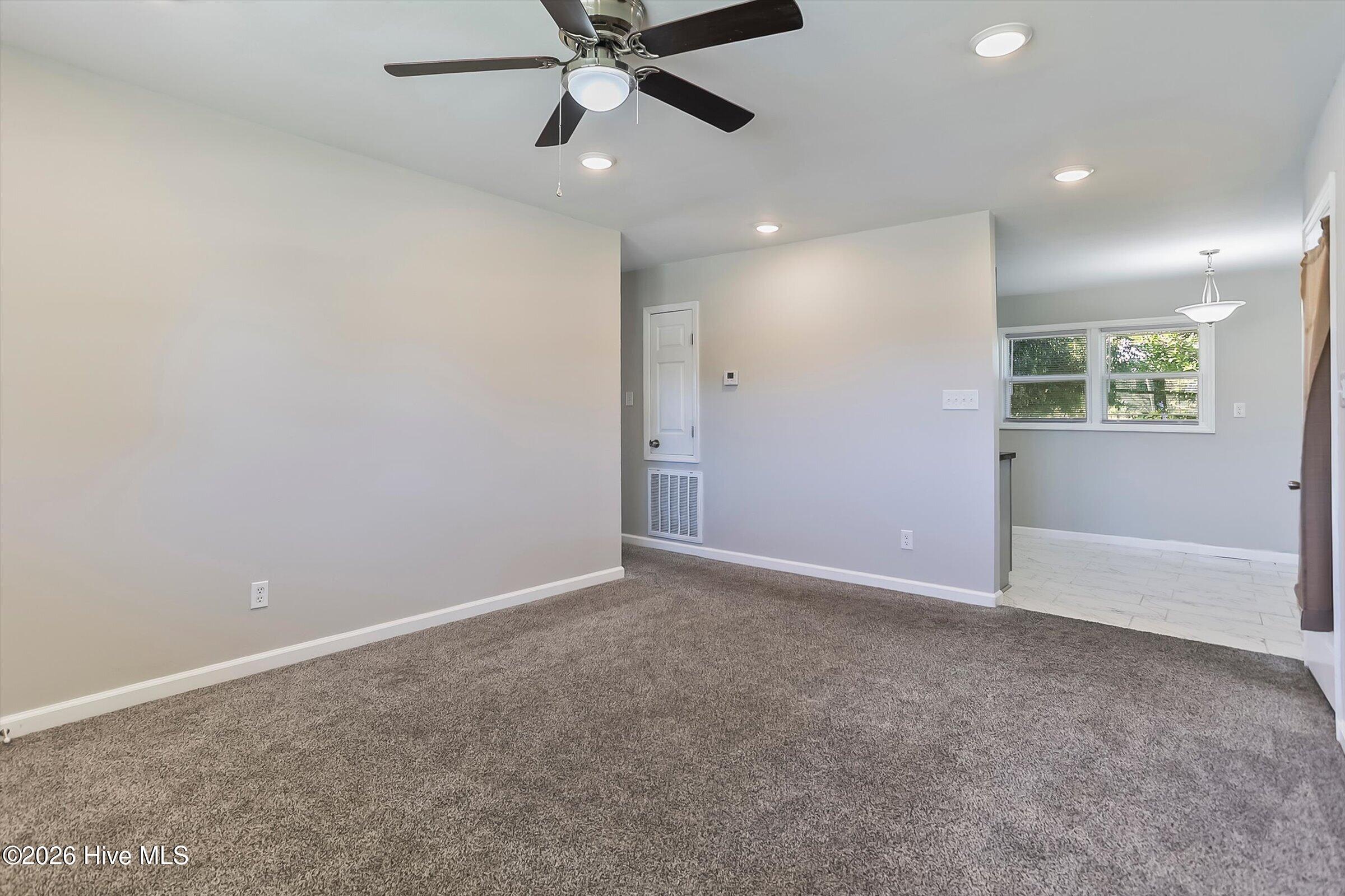 315 E View Drive Property Photo 6