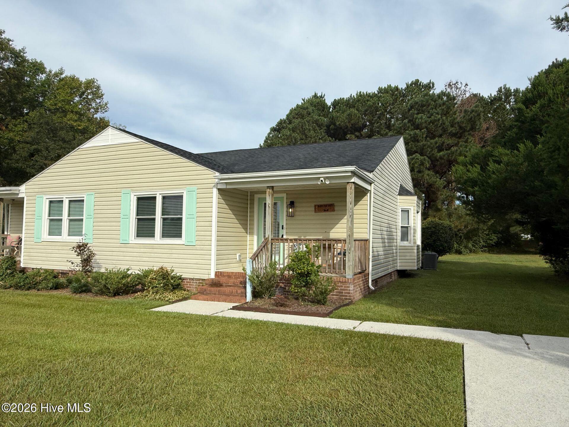 200 Lakeside Drive Property Photo 1