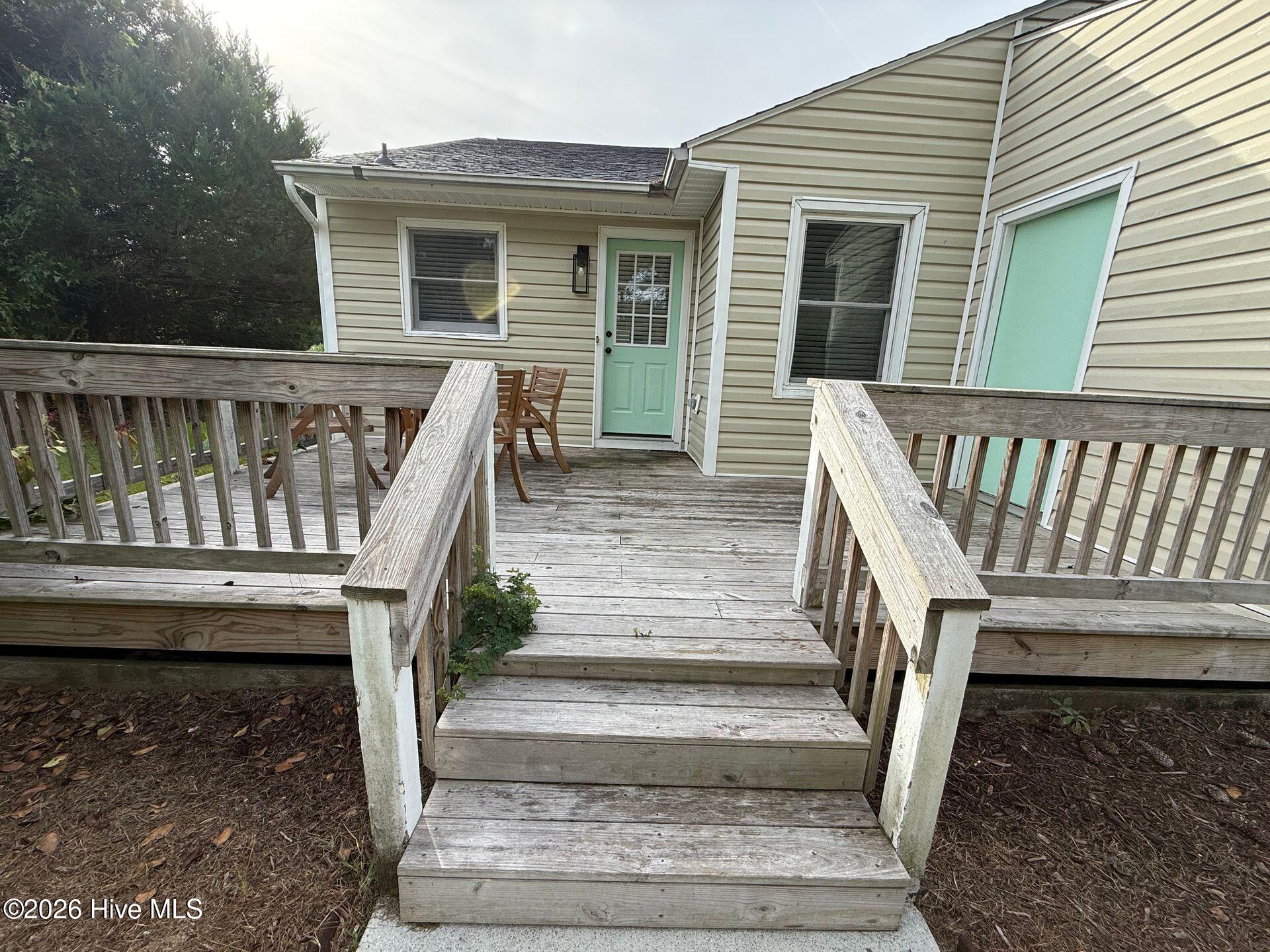 200 Lakeside Drive Property Photo 13
