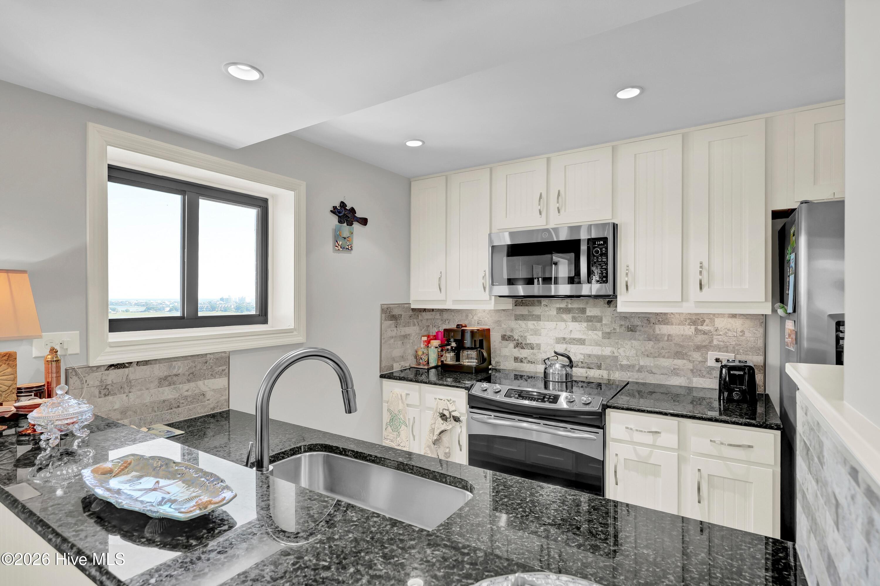322 Causeway Drive 1101 Property Photo 12