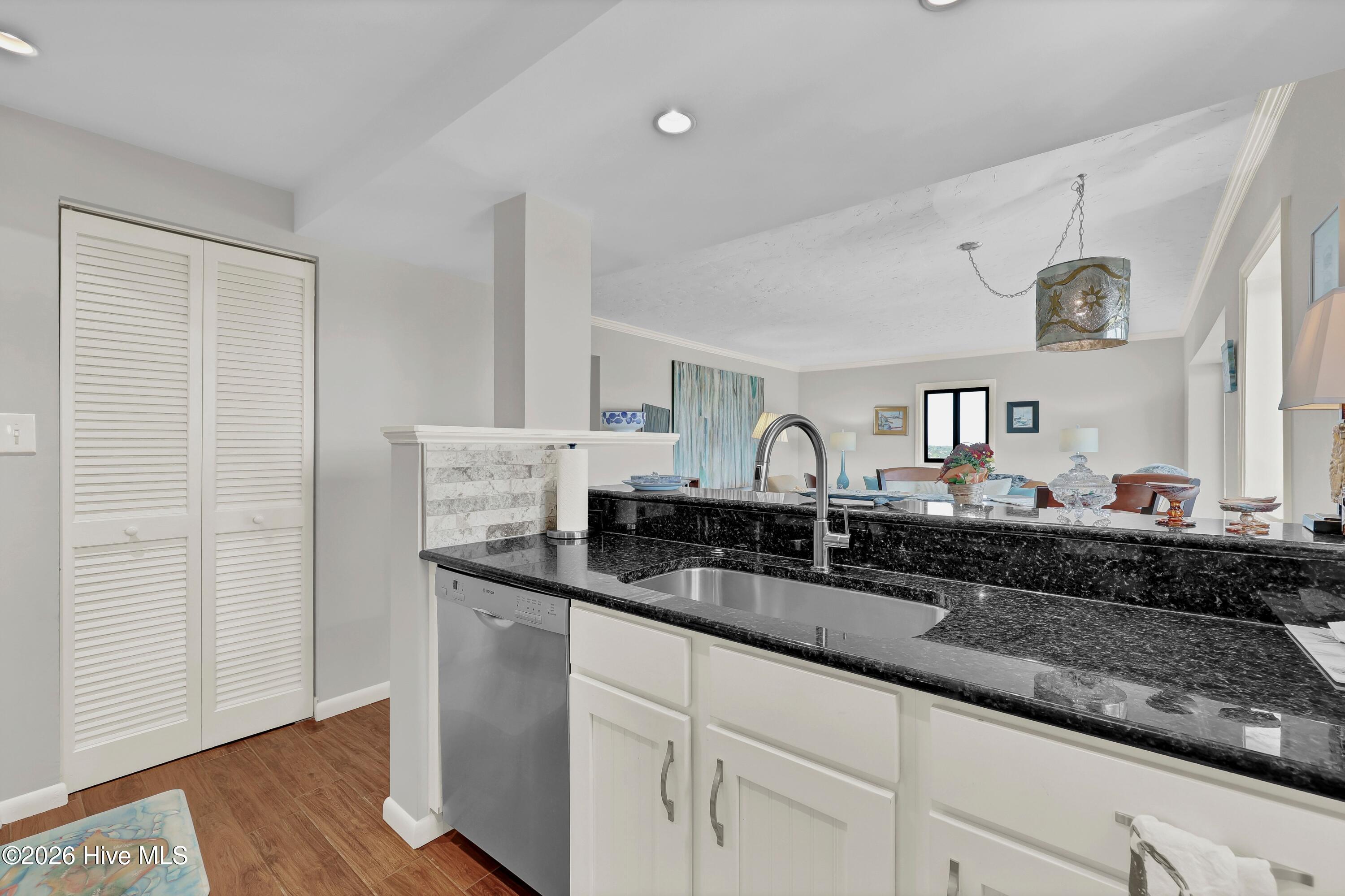 322 Causeway Drive 1101 Property Photo 14
