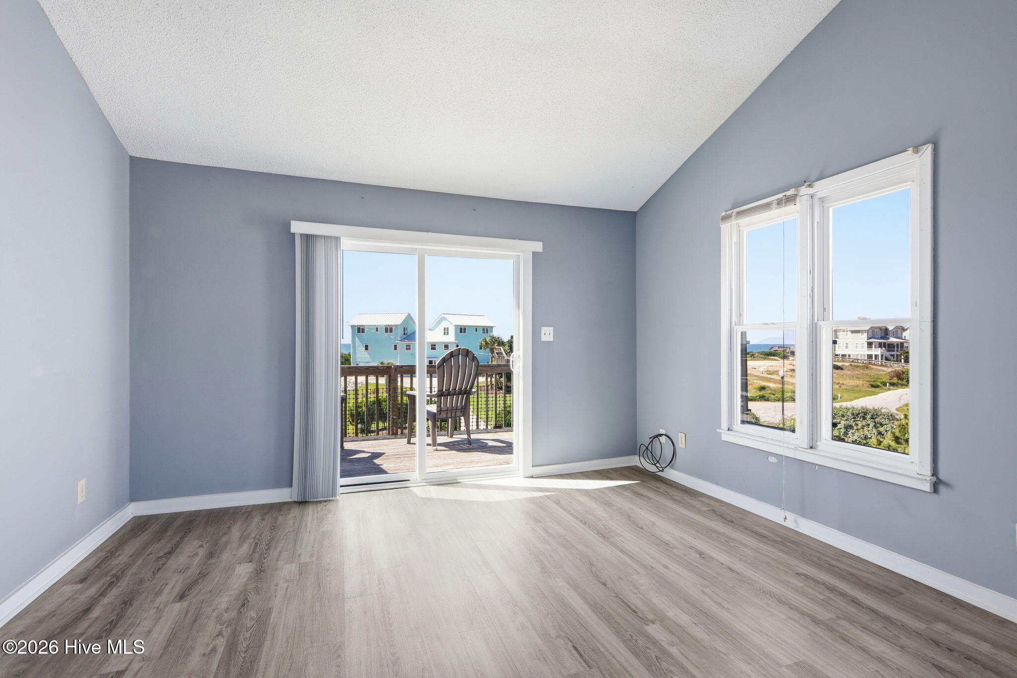 8710 Ocean View Drive W Property Photo 39