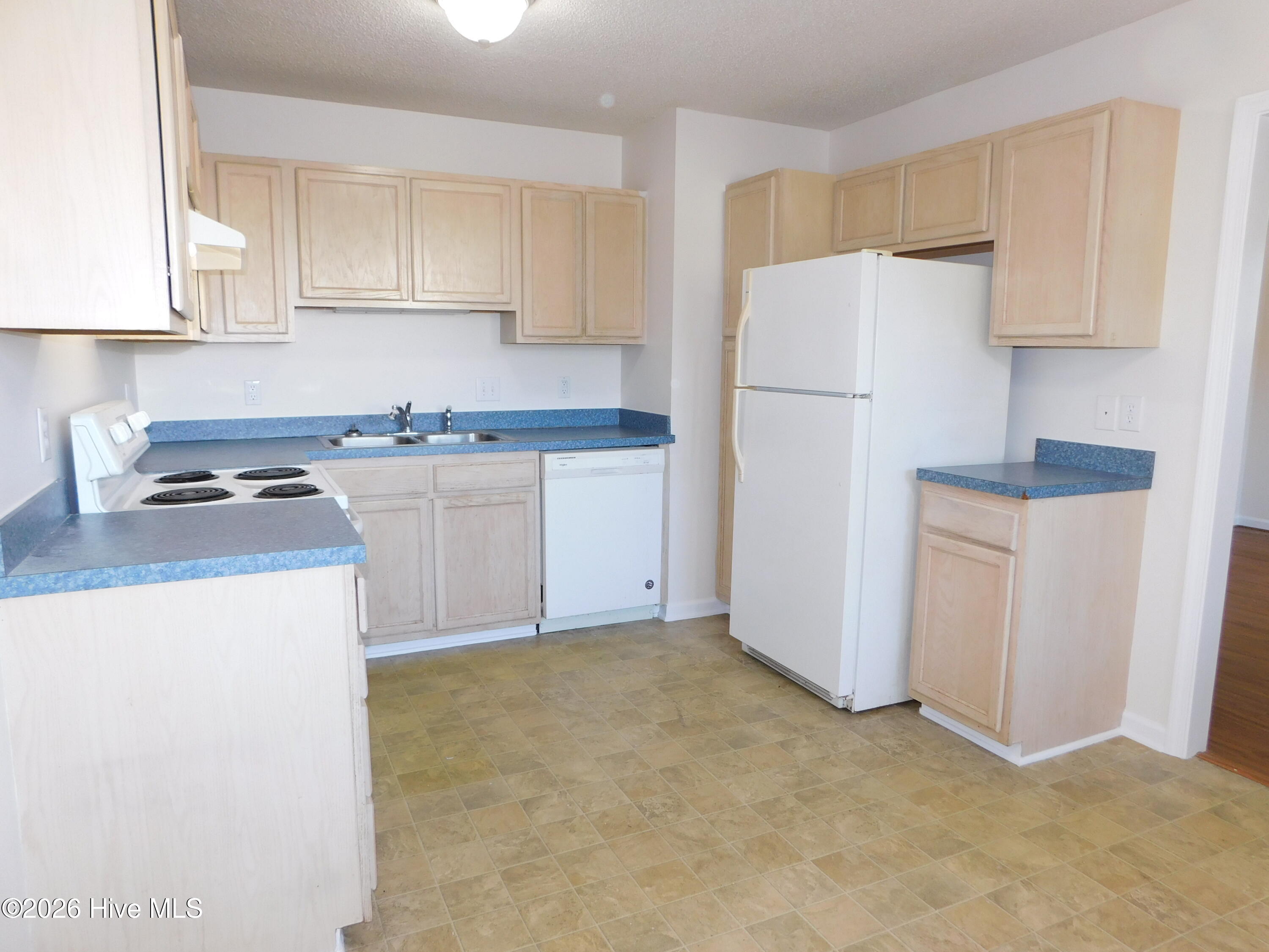 303 Courtyard E 303 Property Photo 10