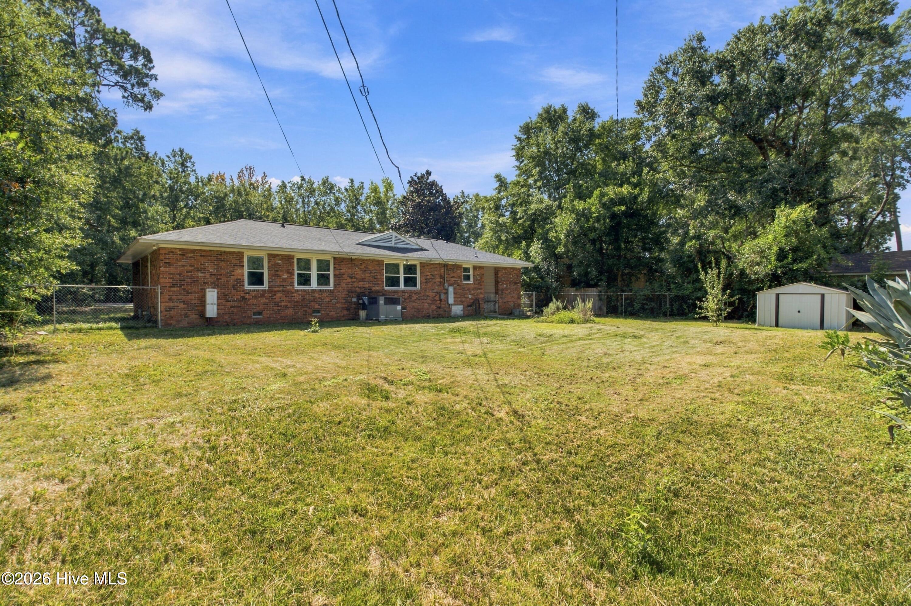 825 Greenlawn Drive Property Photo 10