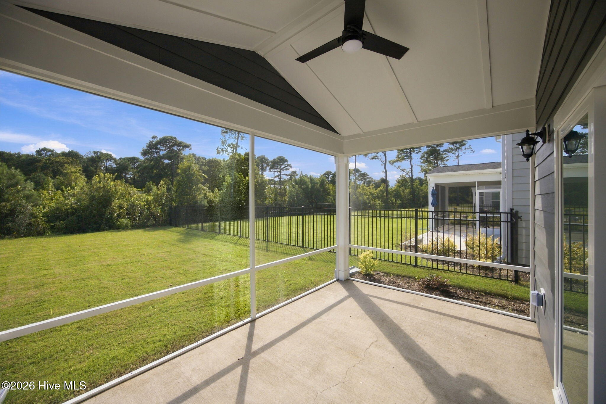 1016 Fawn Valley Way Property Photo 17
