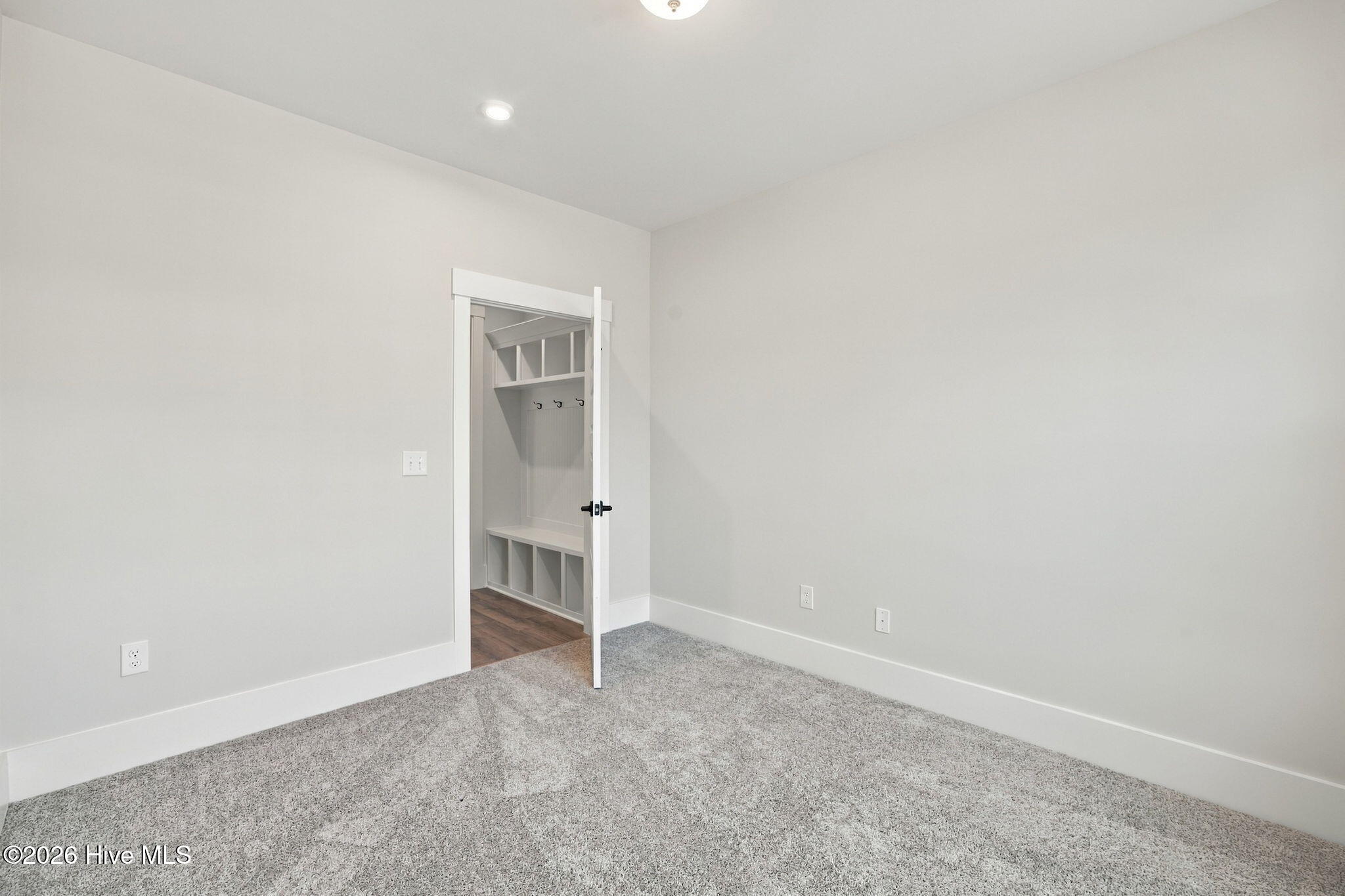 1016 Fawn Valley Way Property Photo 18