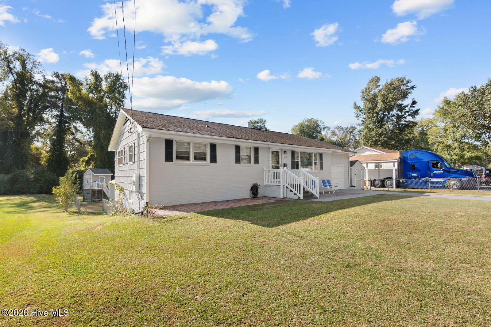 318 White Oak Street Property Photo 3