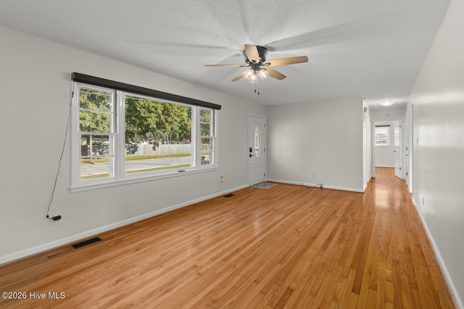 318 White Oak Street Property Photo 6