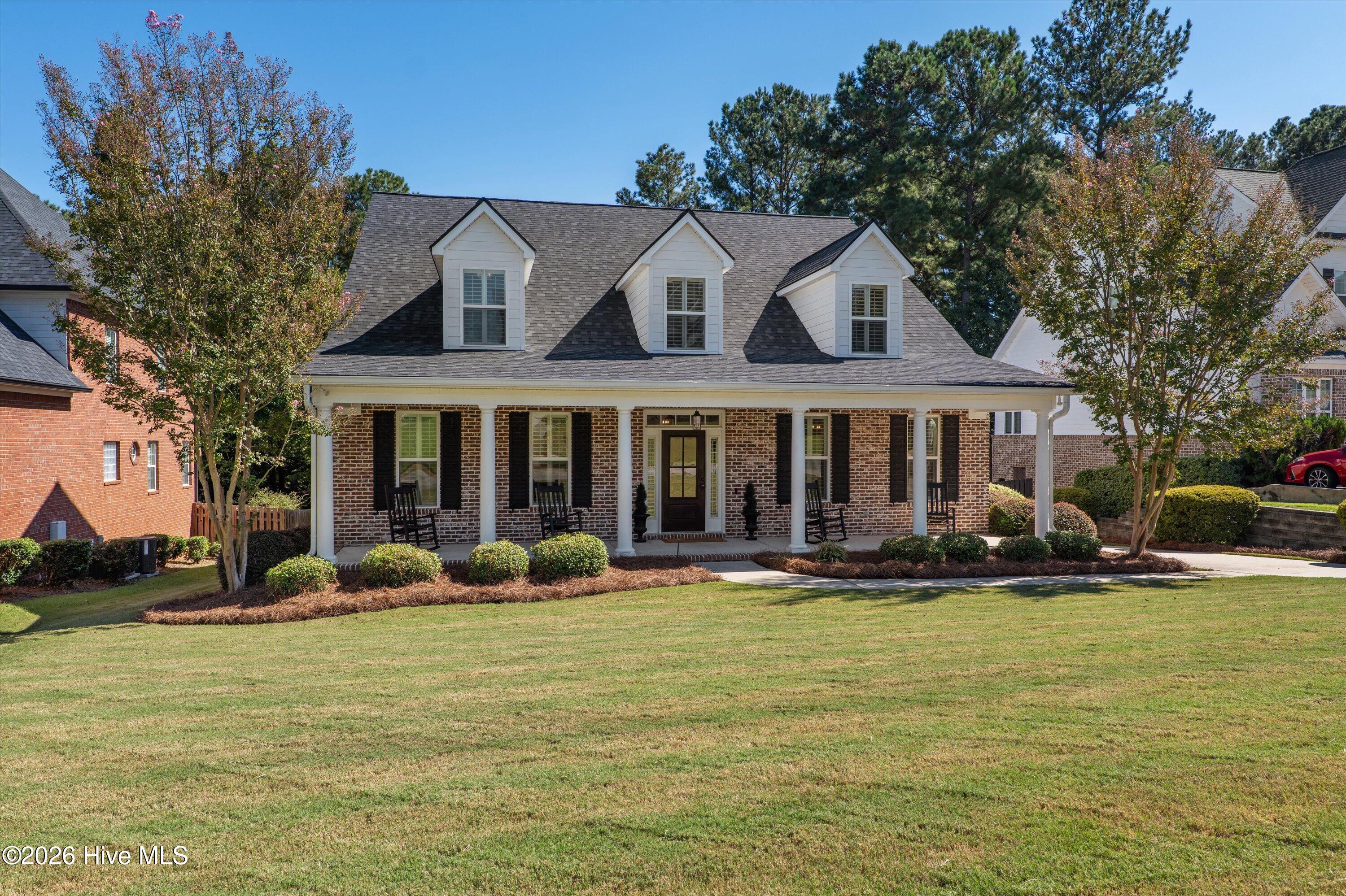 1058 Emerald Place Property Photo 3