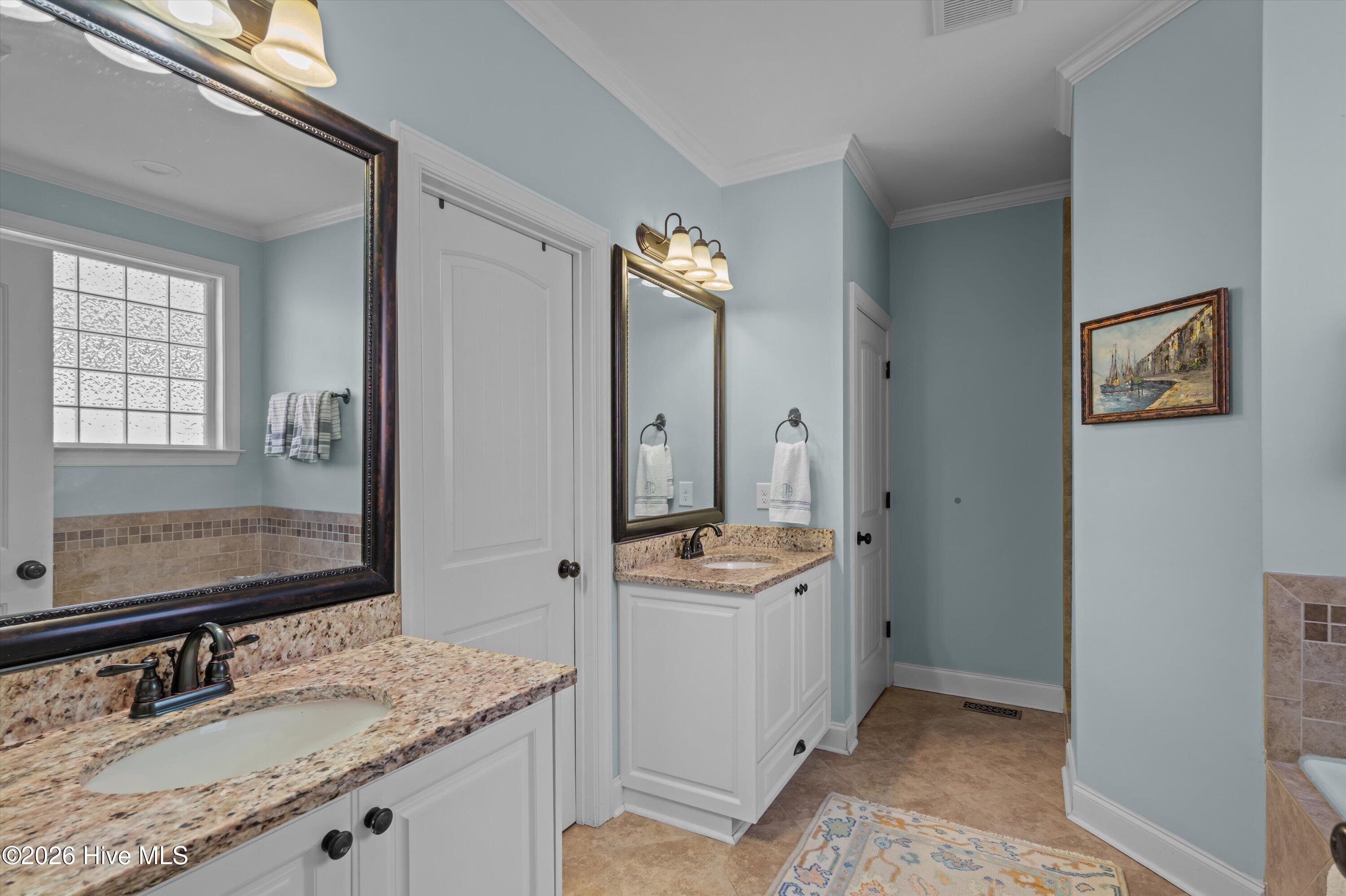 1058 Emerald Place Property Photo 31