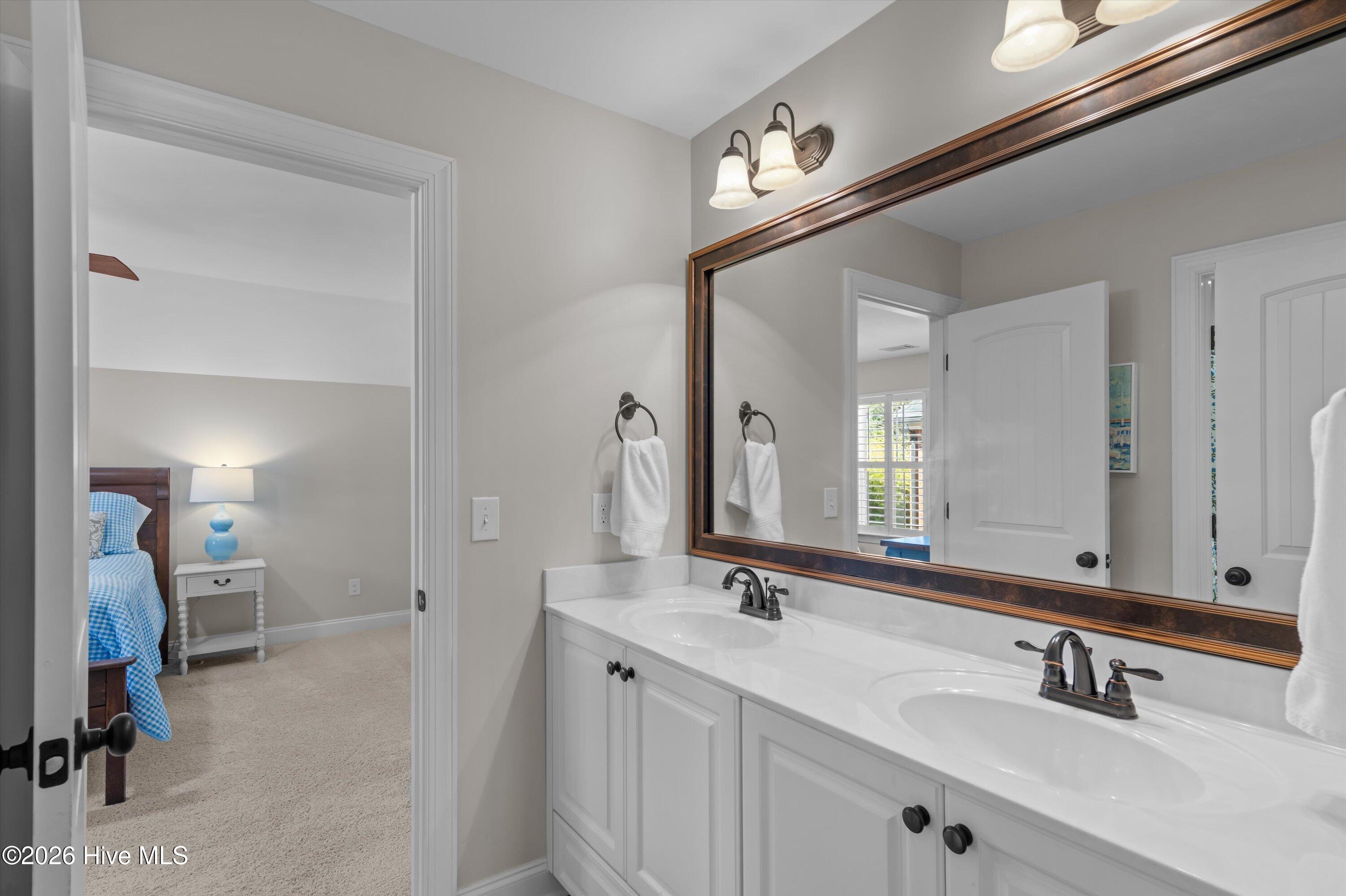 1058 Emerald Place Property Photo 44
