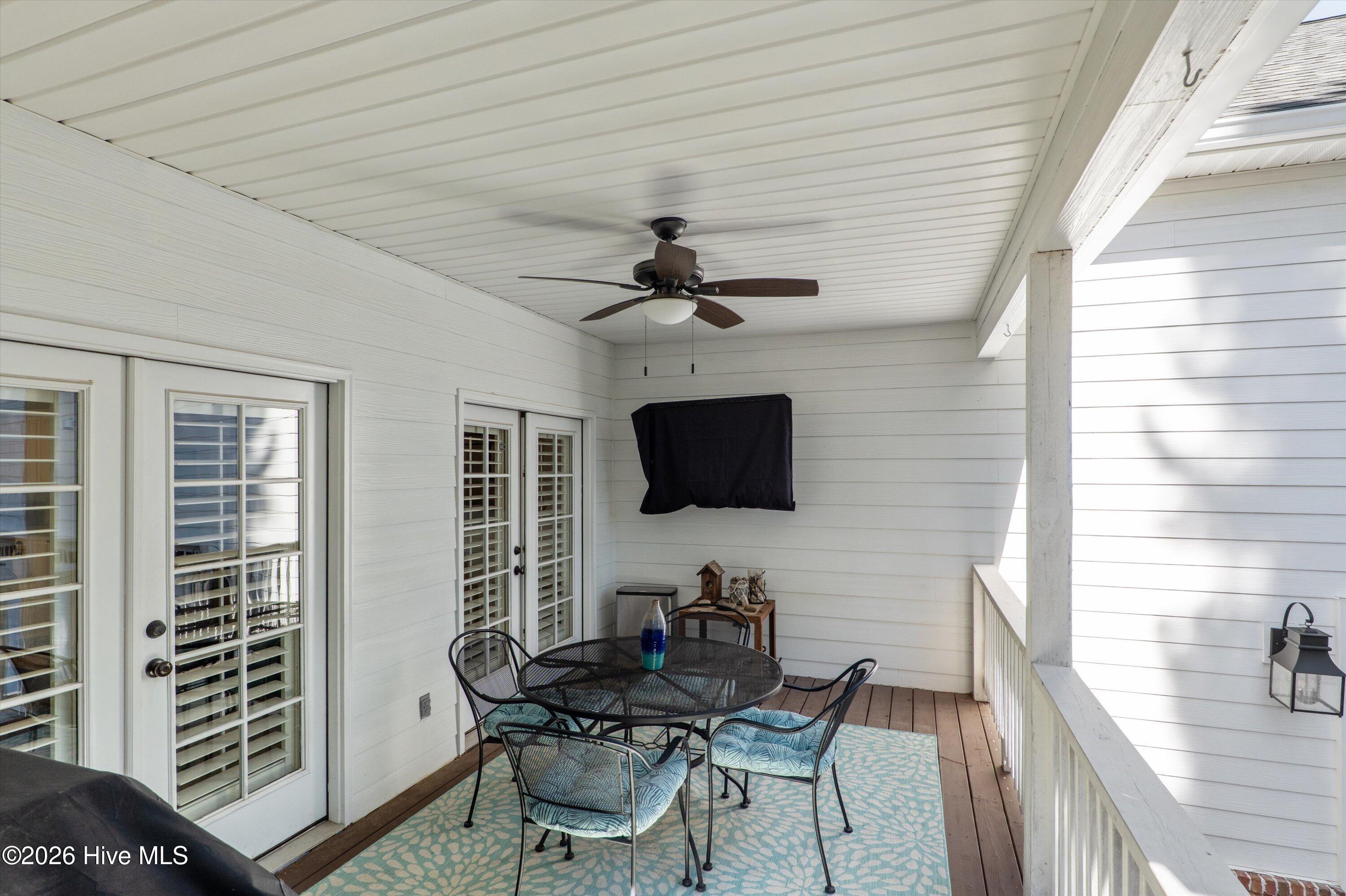 1058 Emerald Place Property Photo 52