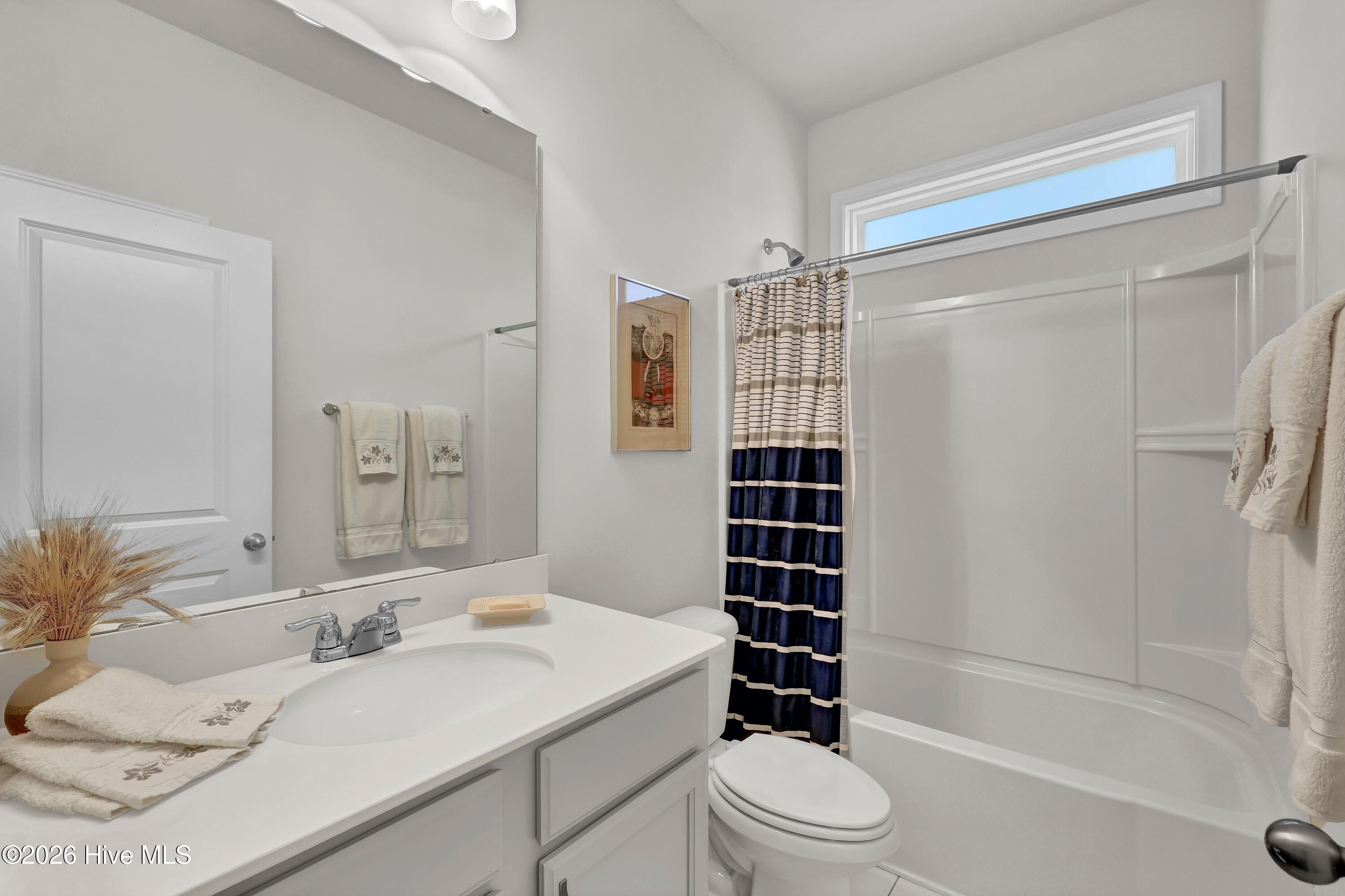 512 Steele Loop Property Photo 7