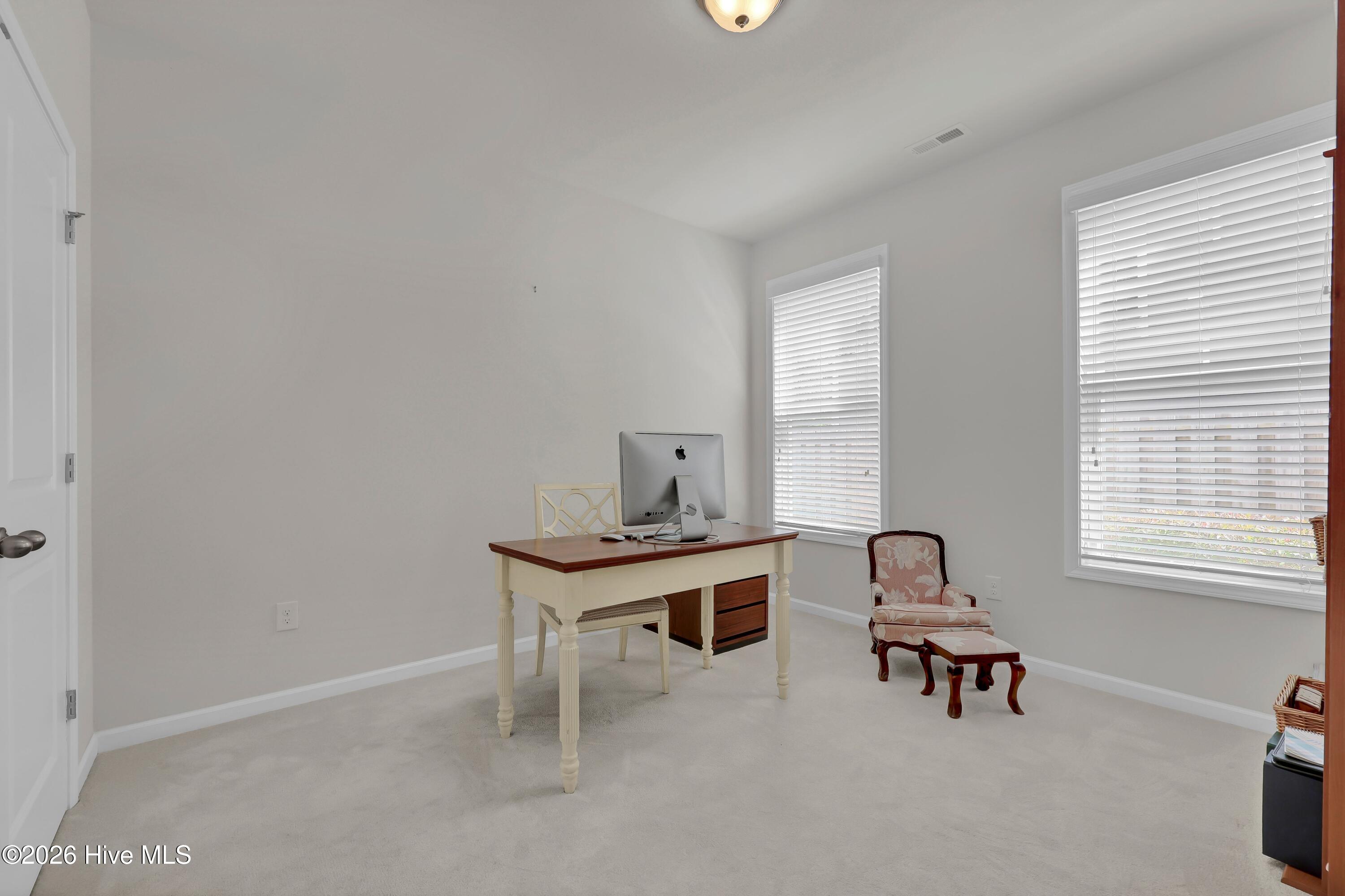 512 Steele Loop Property Photo 8