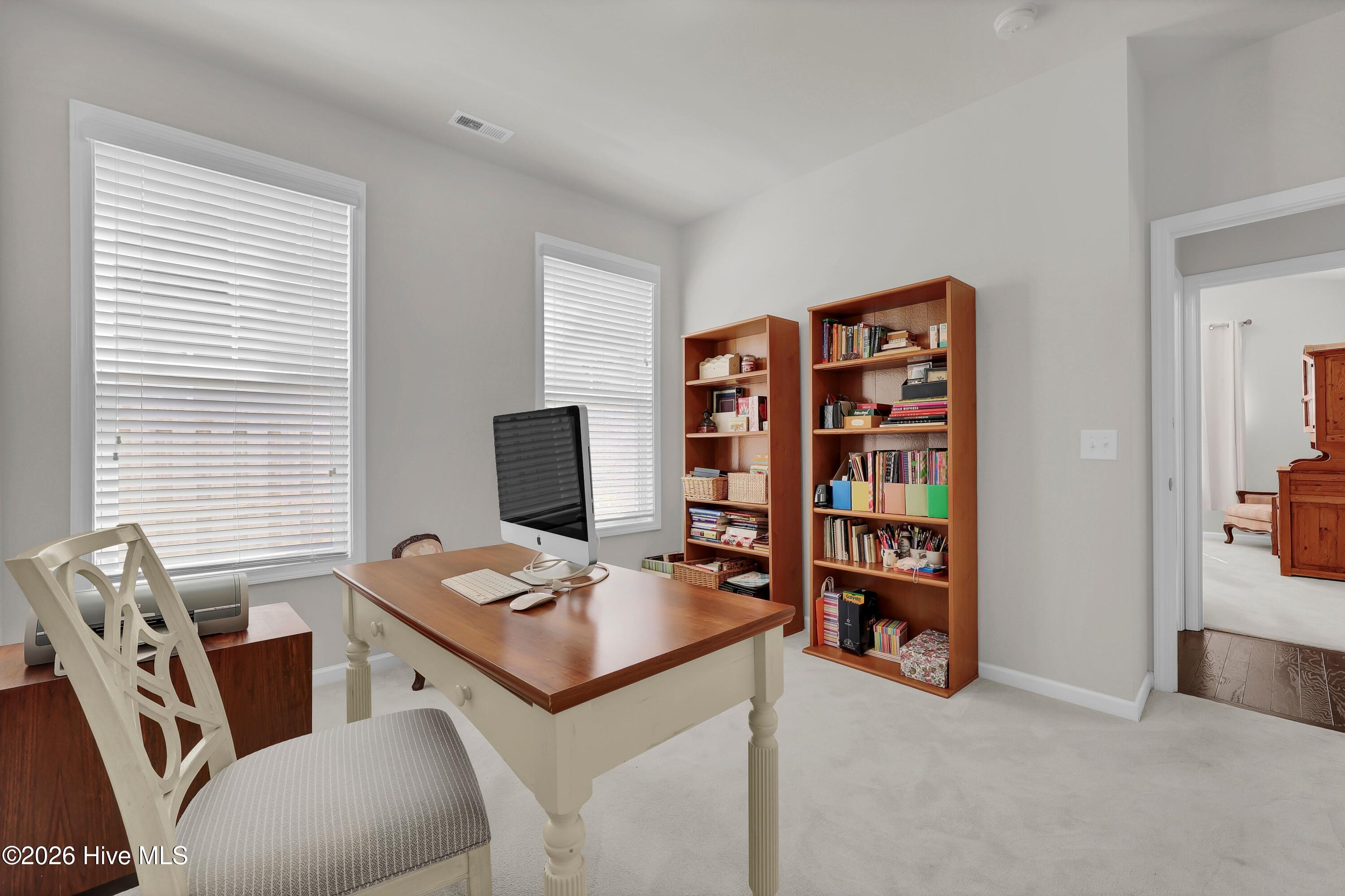 512 Steele Loop Property Photo 9