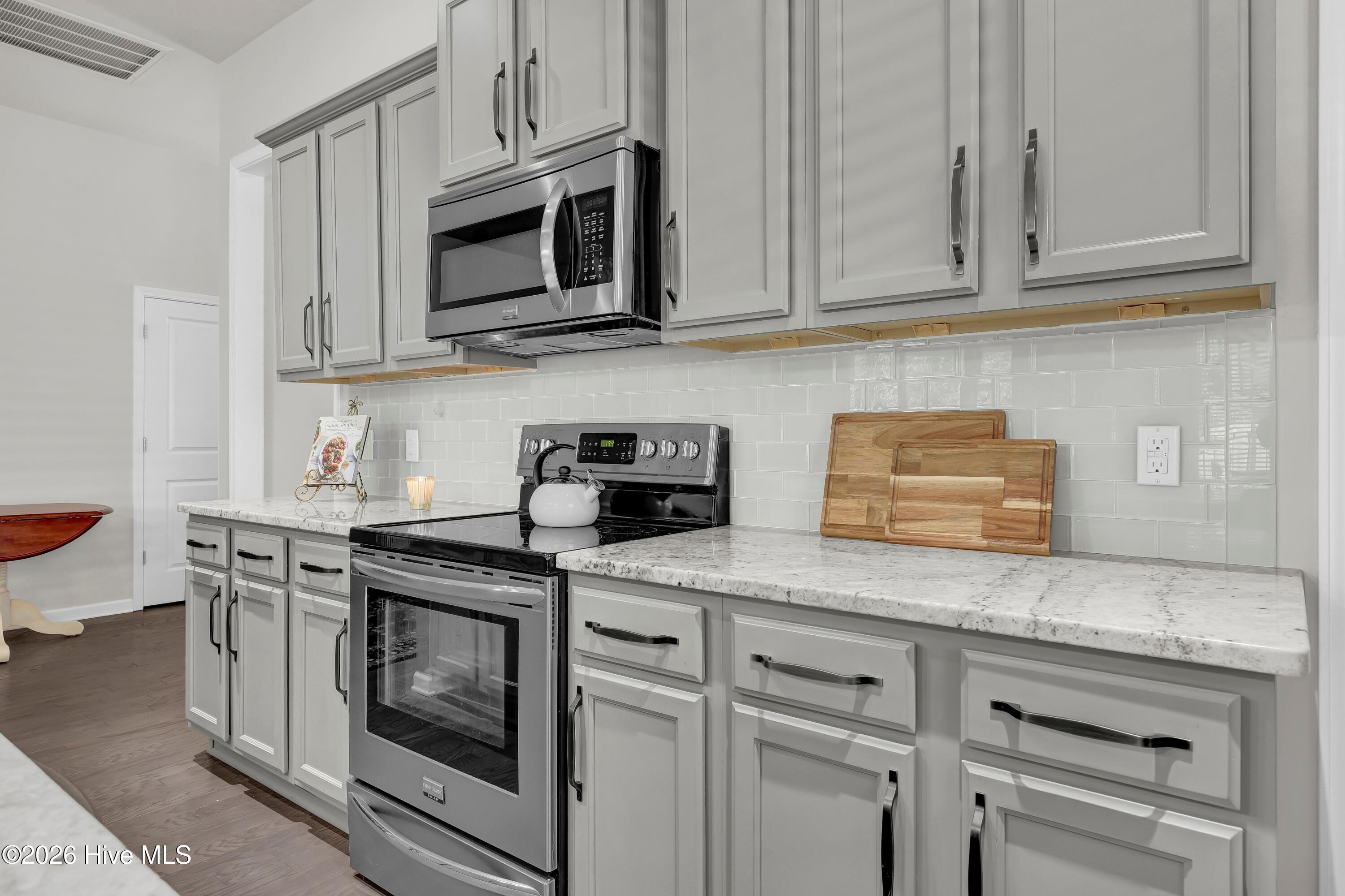 512 Steele Loop Property Photo 18