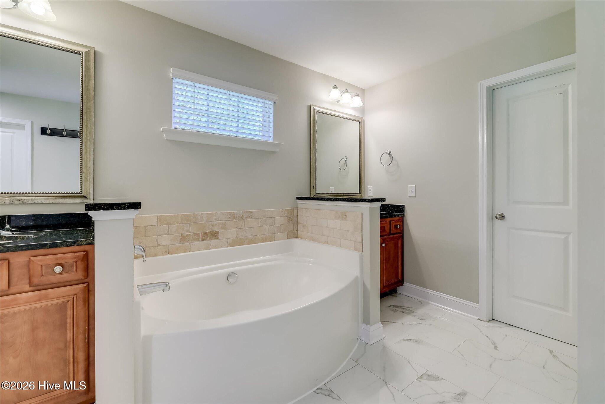 1078 Scarborough Pass Property Photo 27