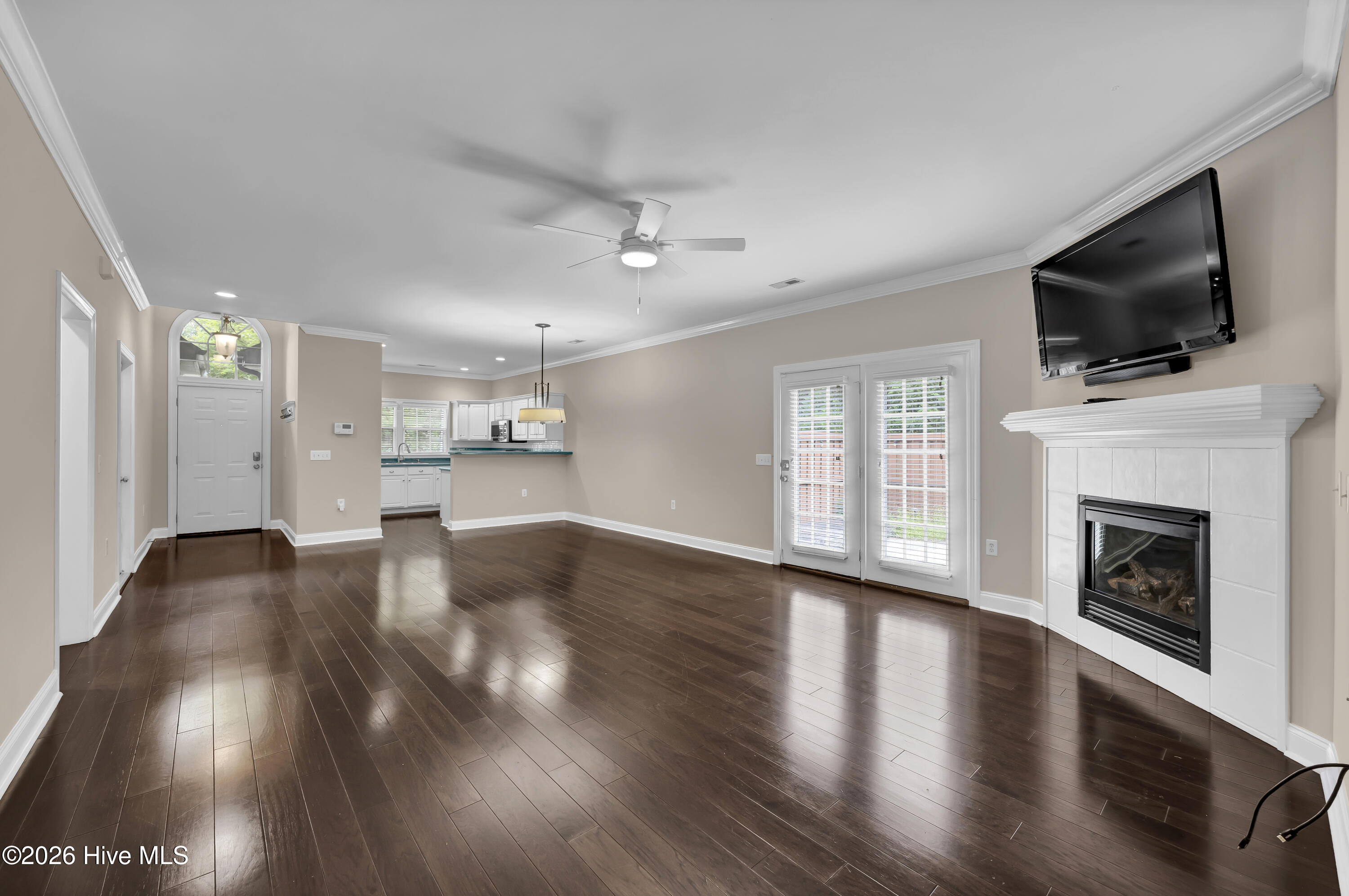 208 Hilliard Court Property Photo 3