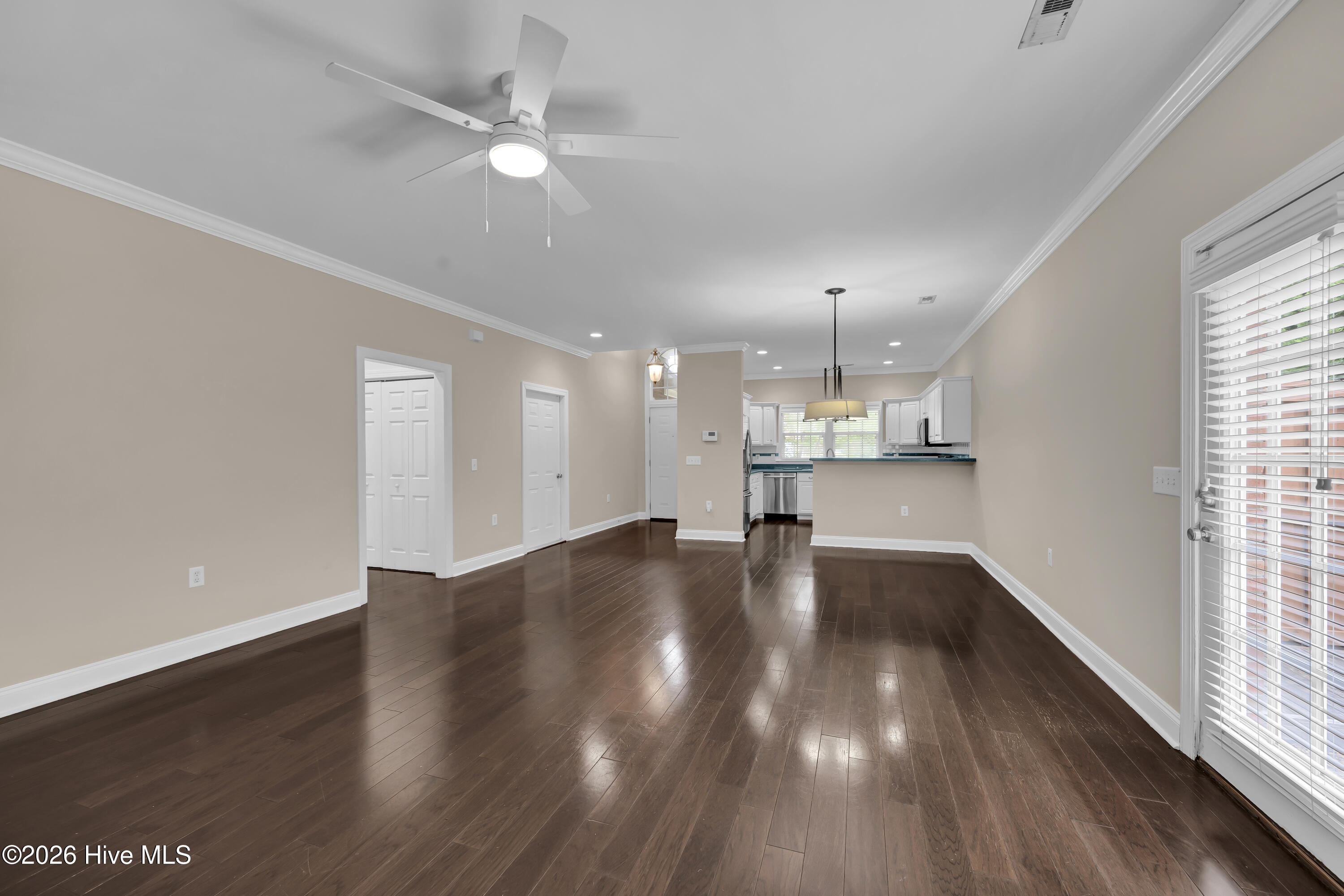 208 Hilliard Court Property Photo 4