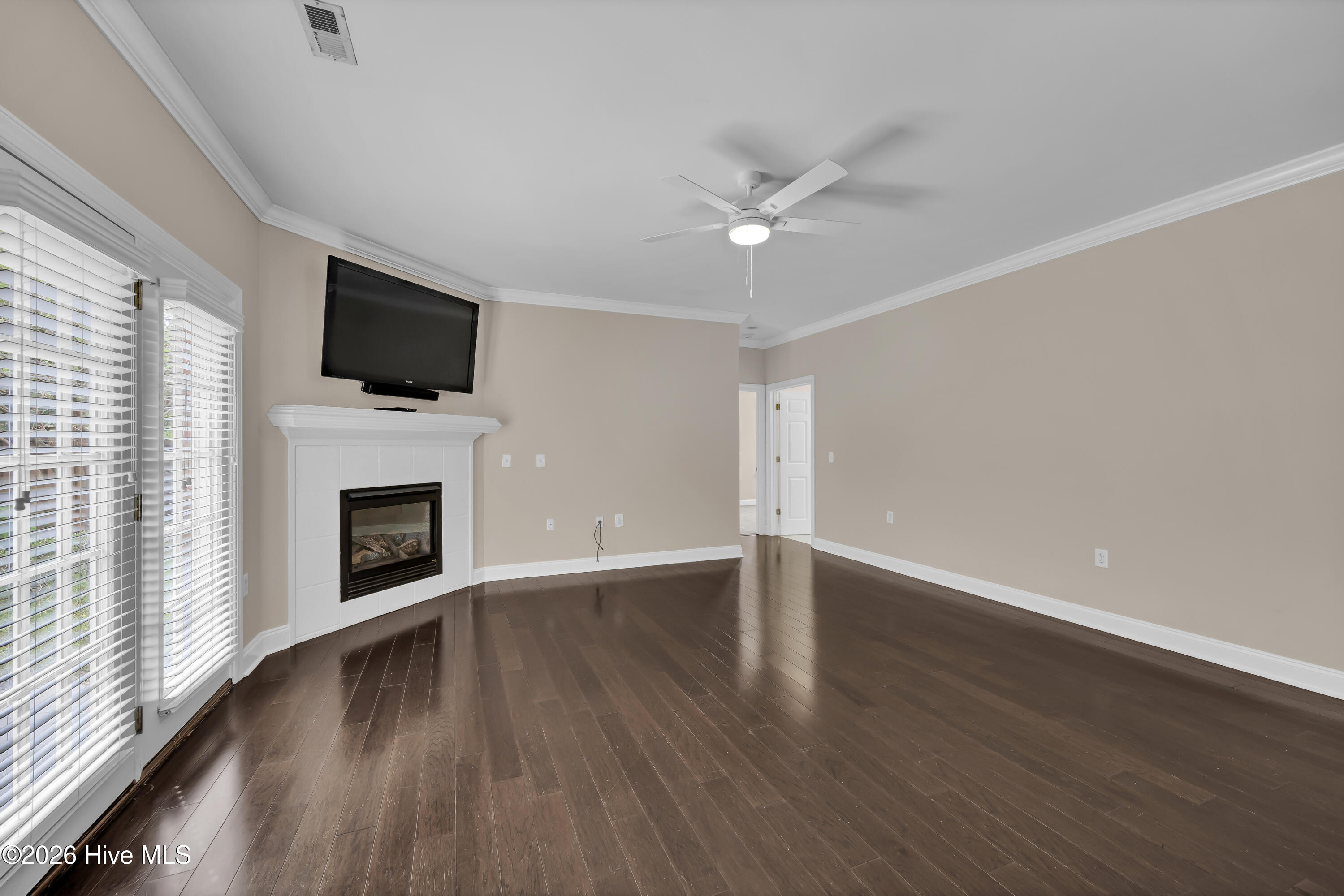 208 Hilliard Court Property Photo 6