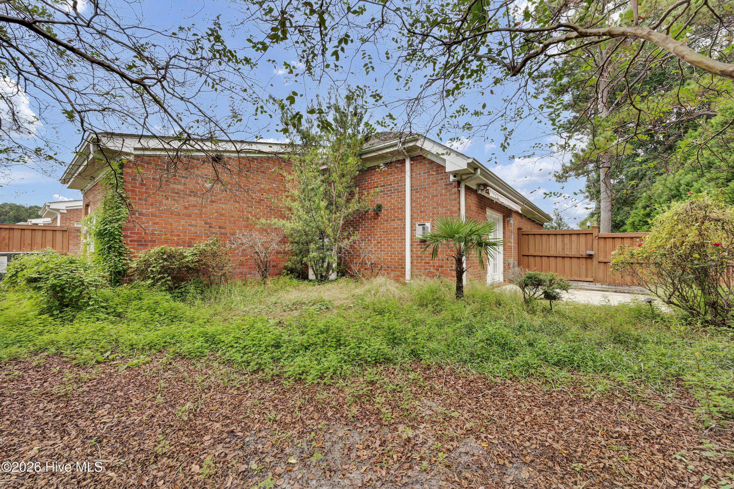 208 Hilliard Court Property Photo 25