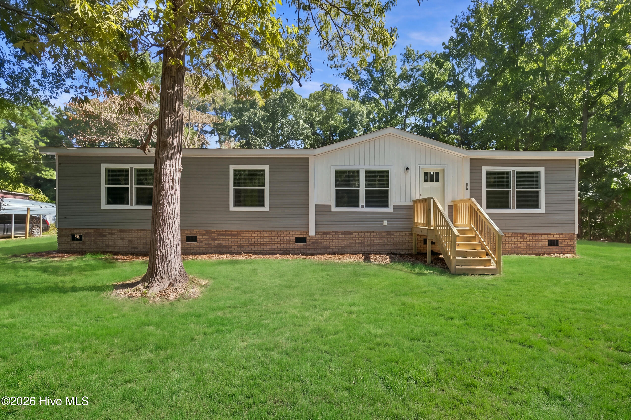 520 Lanier Avenue Property Photo 3