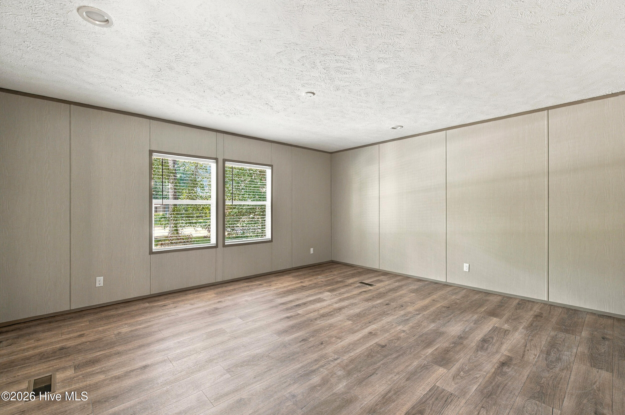 520 Lanier Avenue Property Photo 33