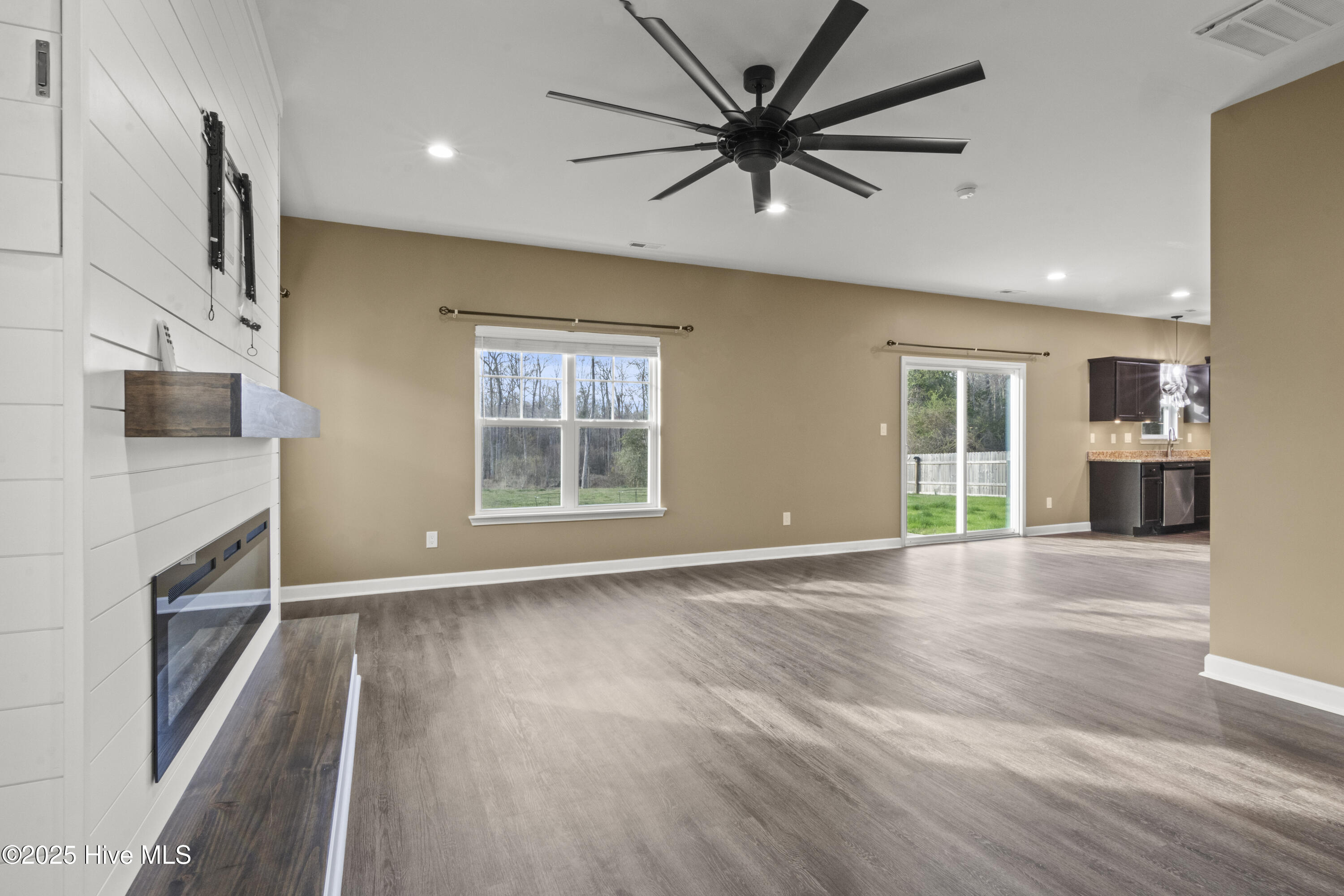 129 Cedar Ridge Drive Property Photo 11