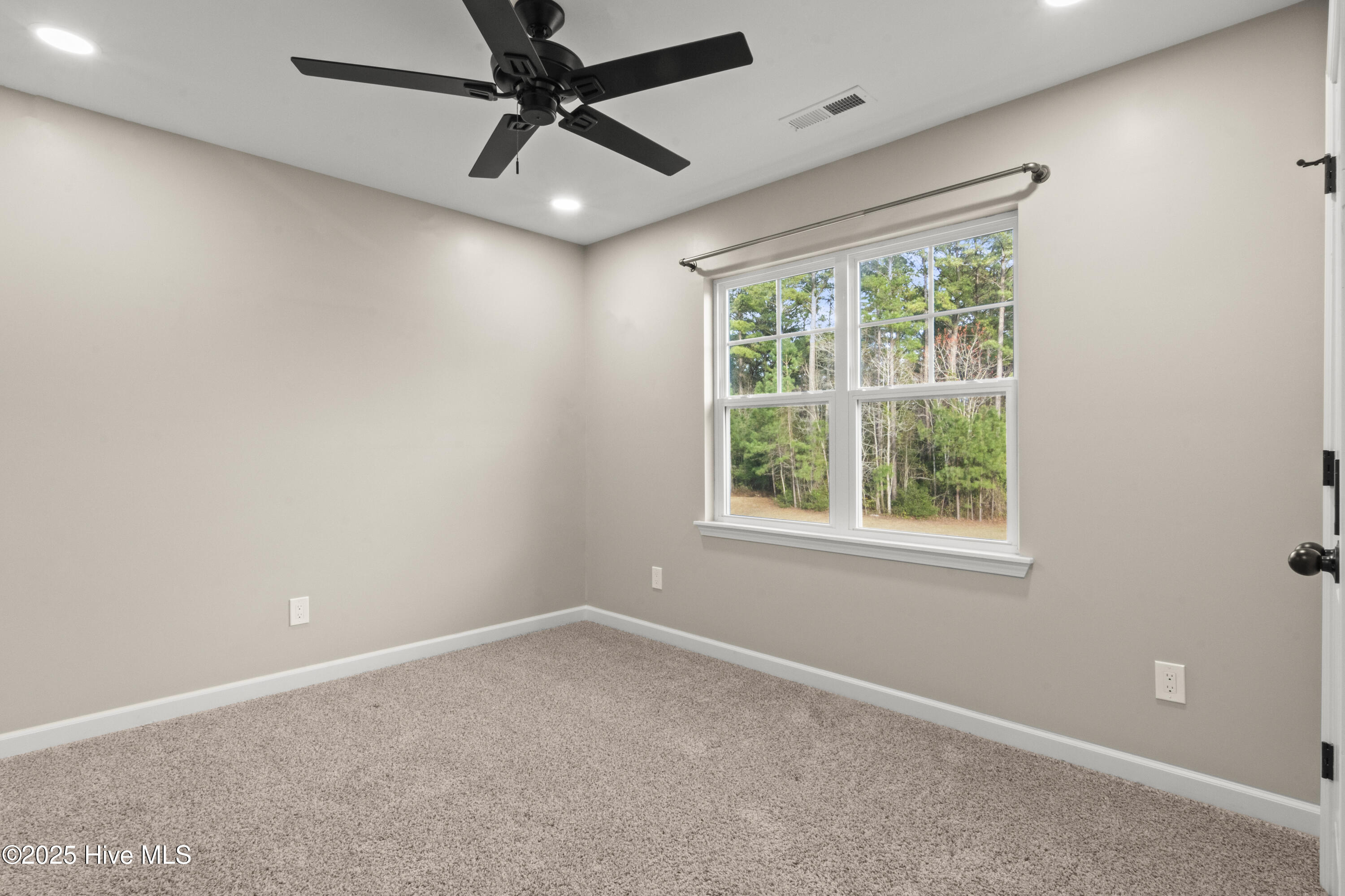 129 Cedar Ridge Drive Property Photo 15