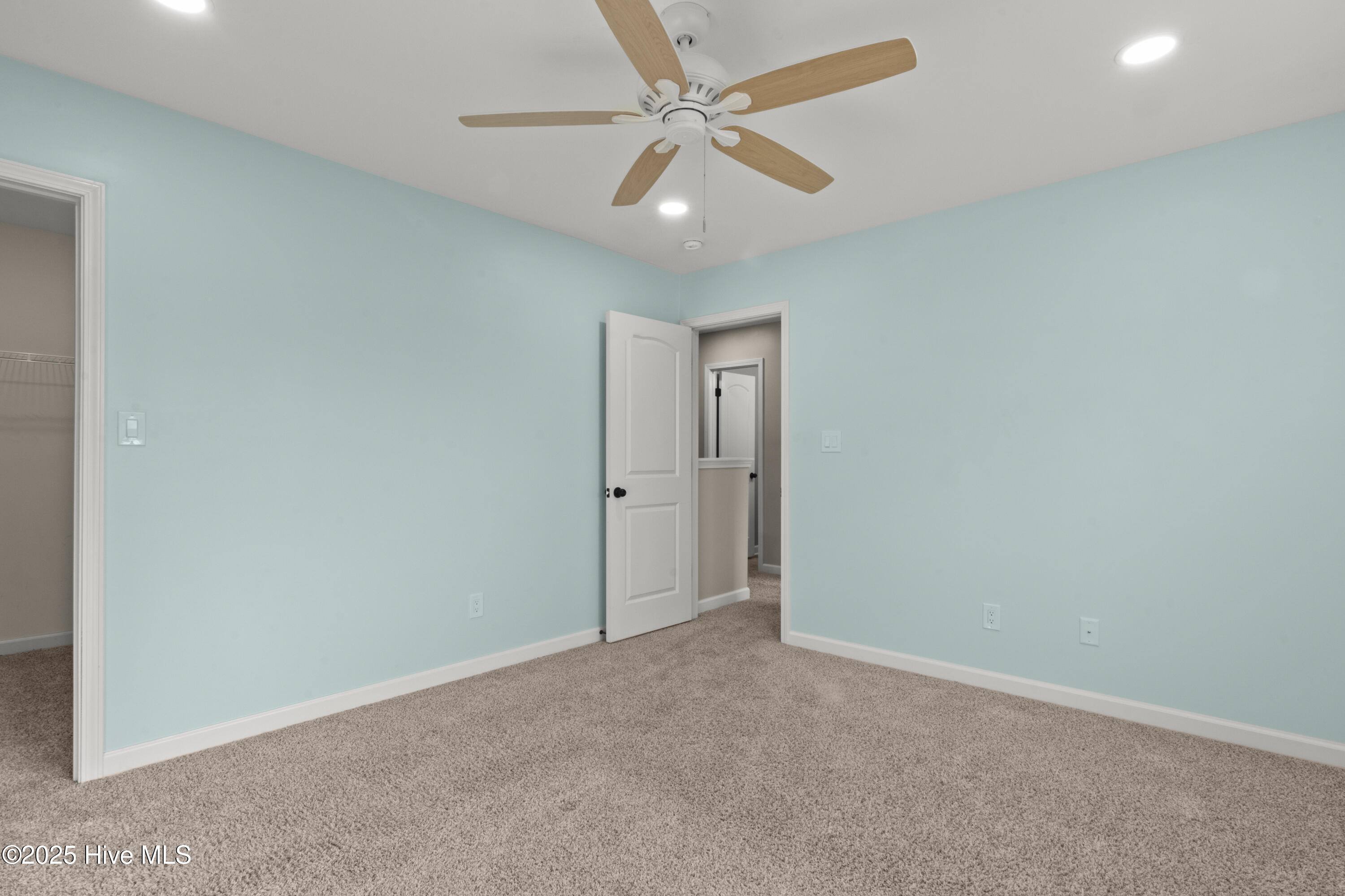 129 Cedar Ridge Drive Property Photo 28