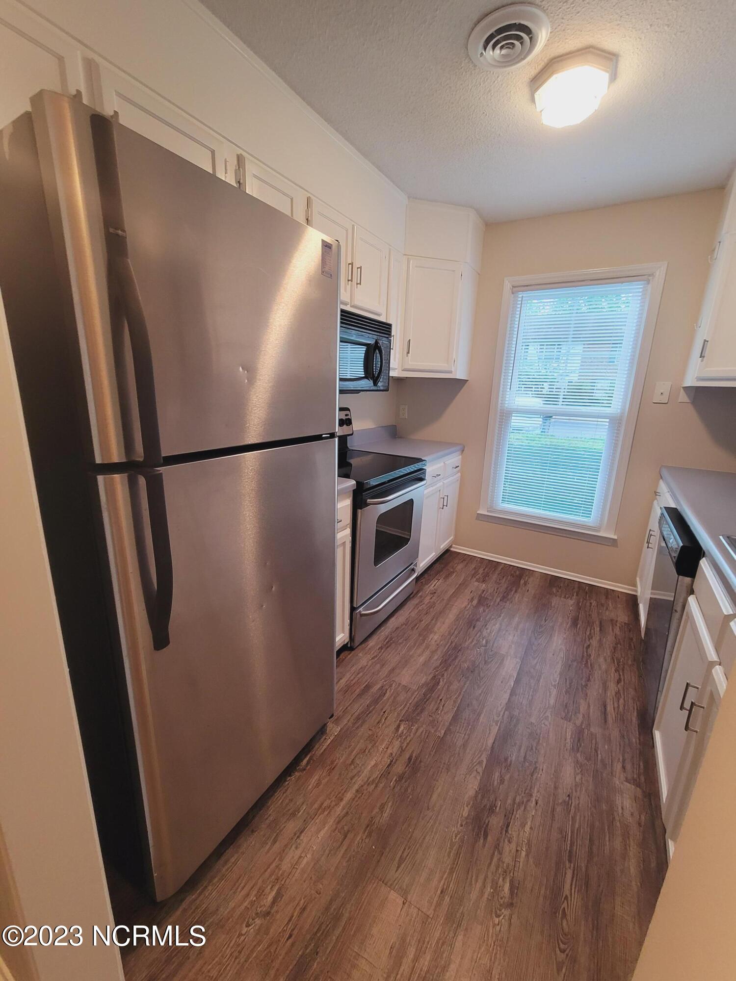 4922 Marlin Court Property Photo 8