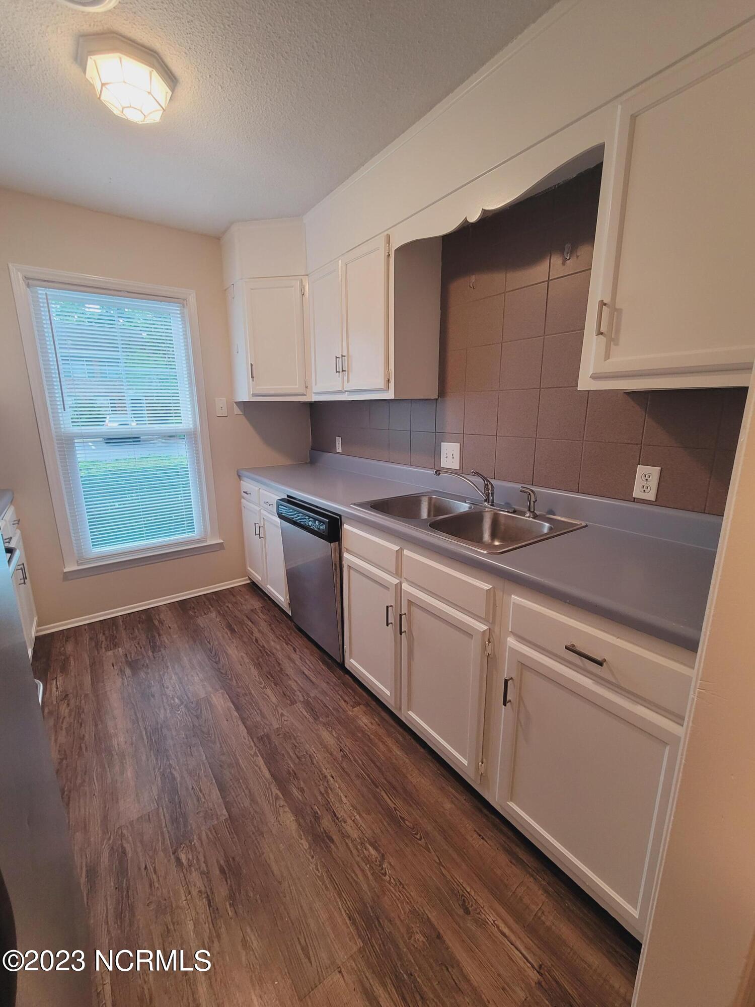 4922 Marlin Court Property Photo 9