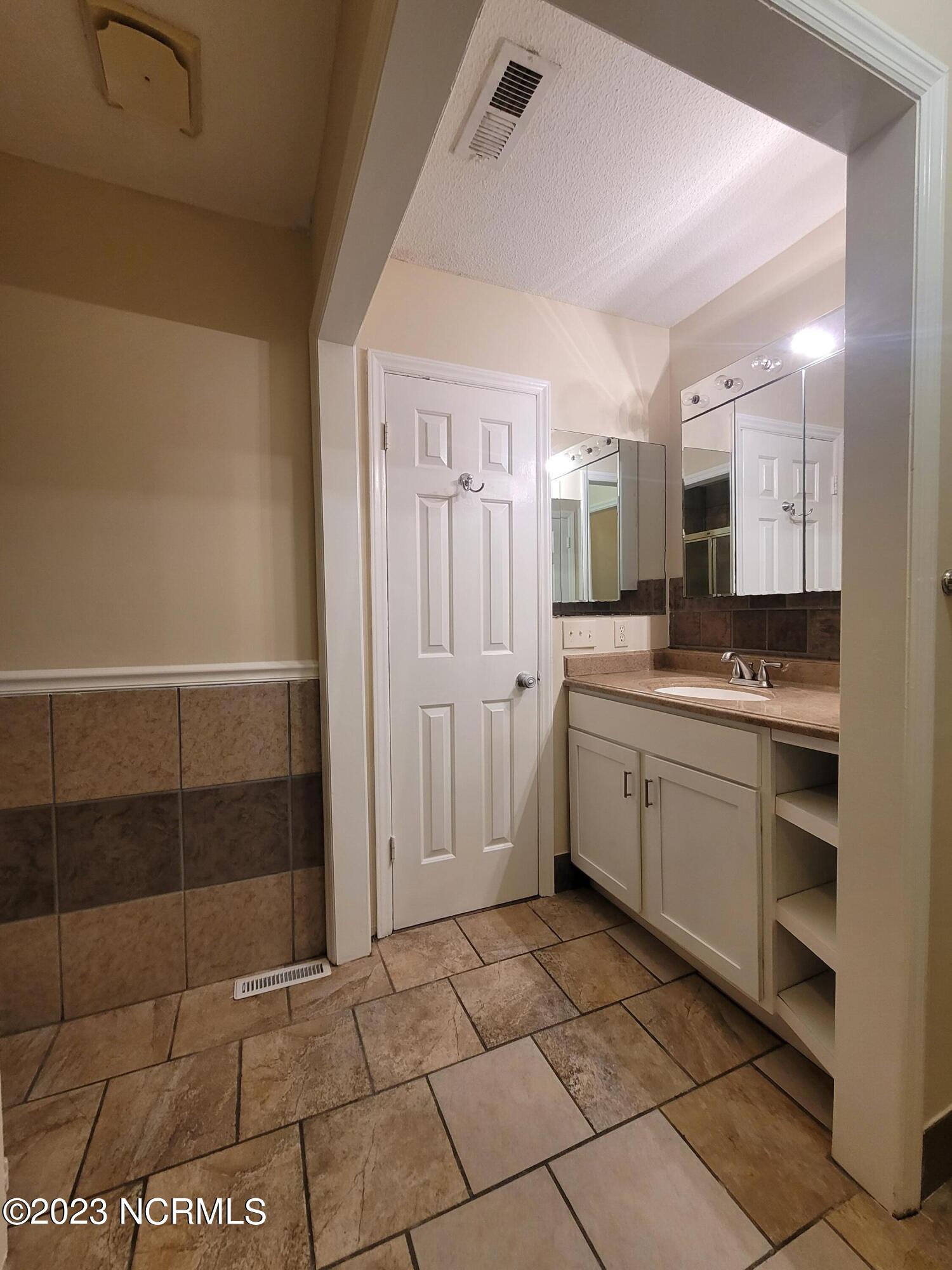 4922 Marlin Court Property Photo 15
