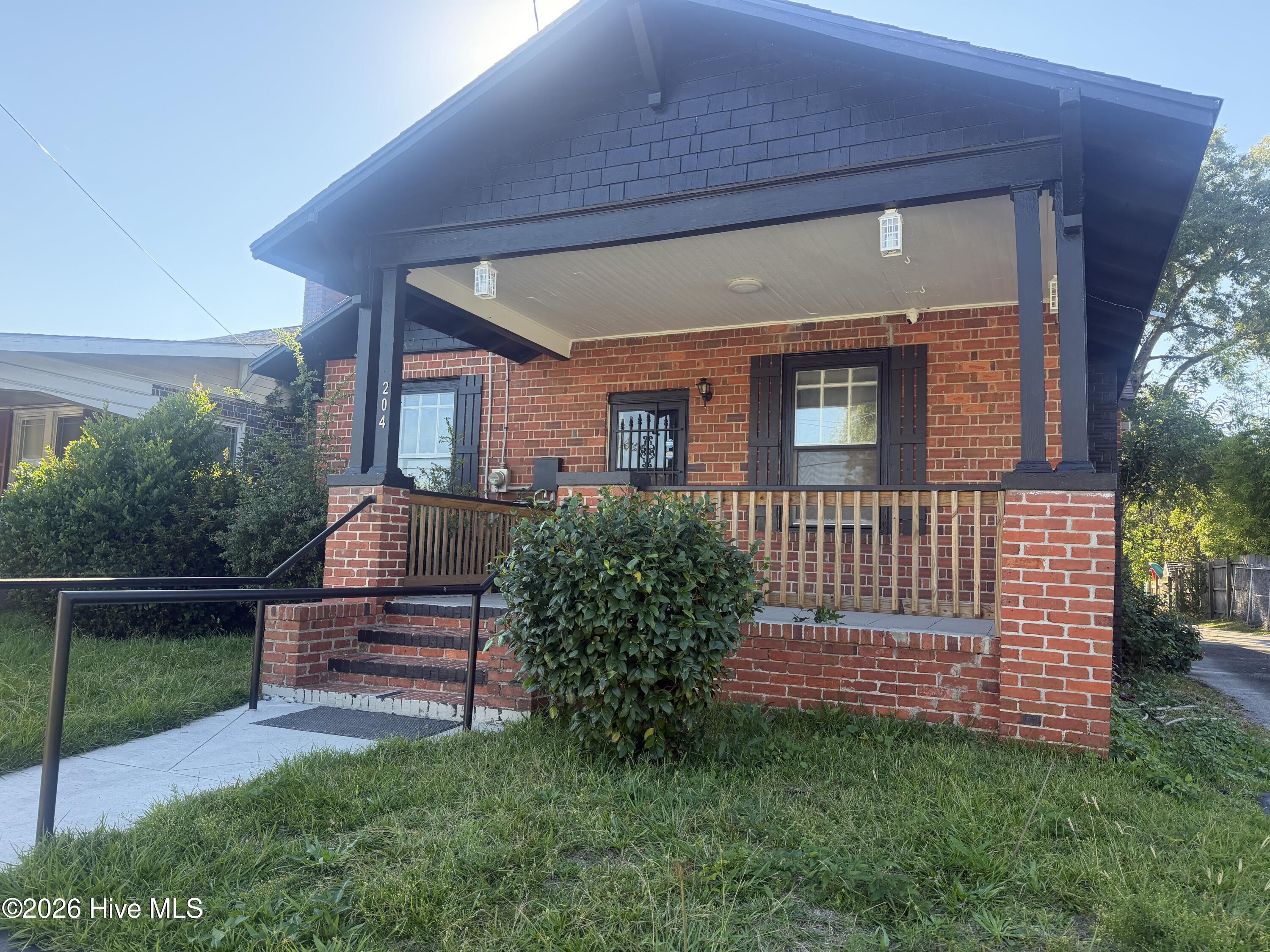204 S 16th Street Property Photo 1
