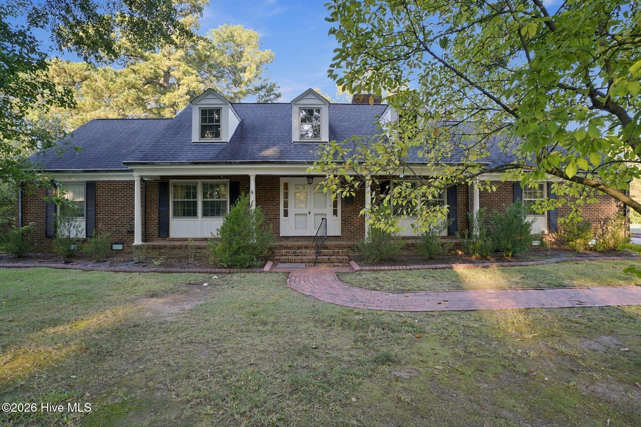 209 Brentwood Drive N Property Photo 1