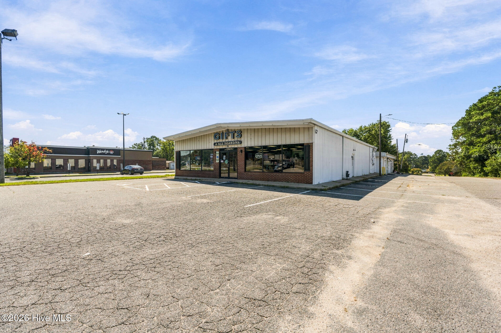 1102 E Broad Avenue Property Photo 2