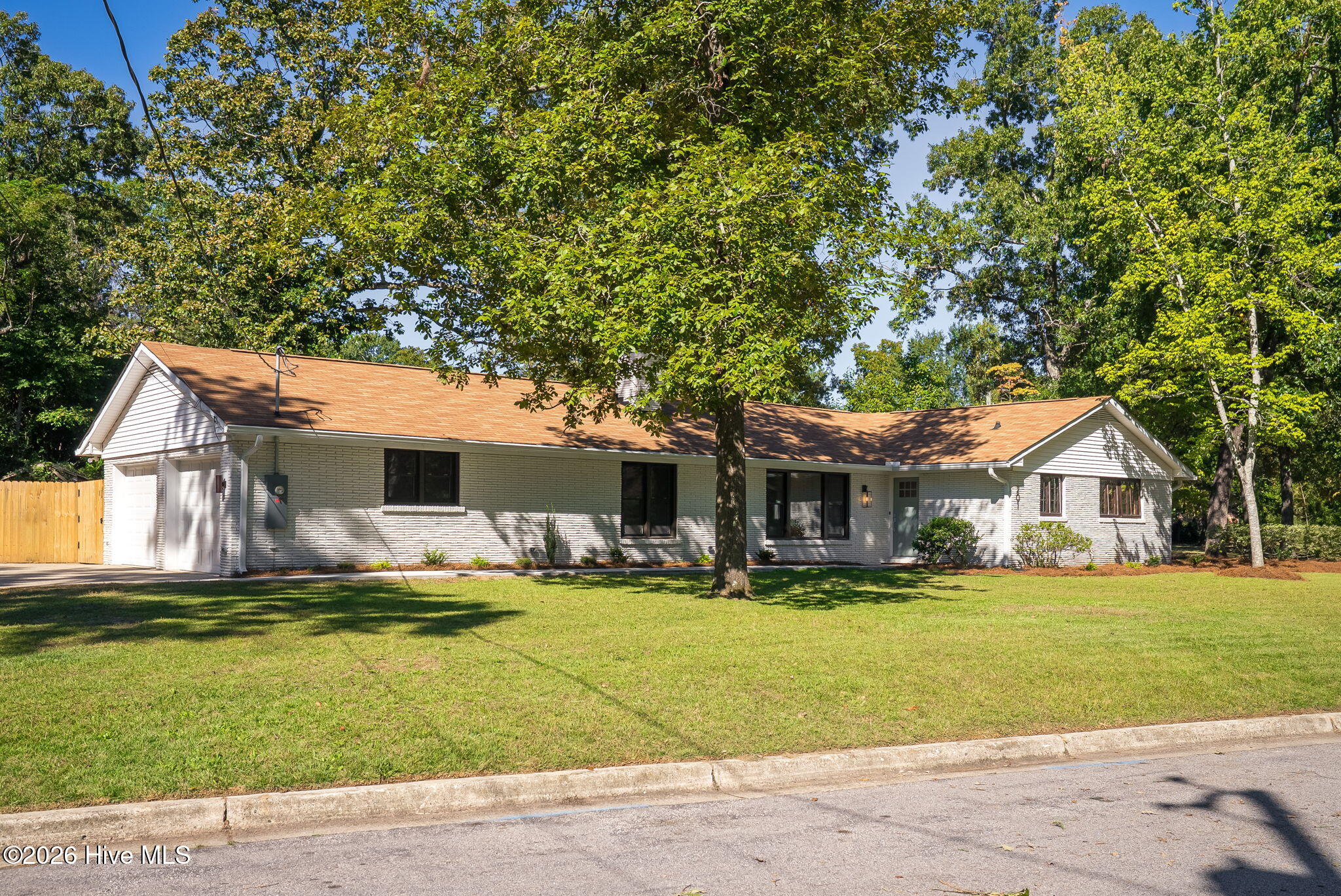 201 Dunbarton Circle Se Property Photo 1