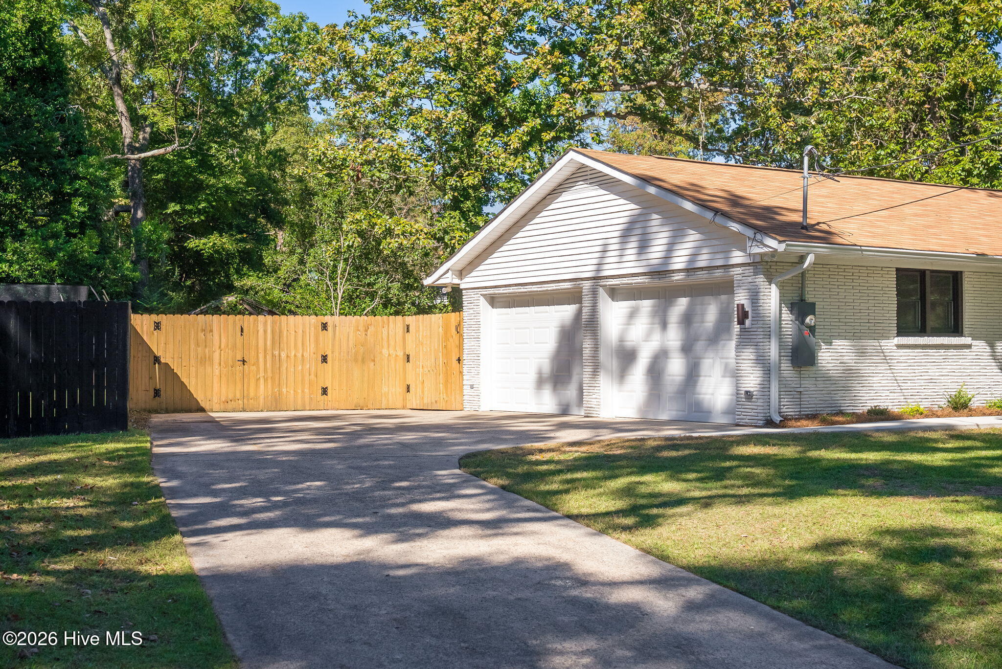 201 Dunbarton Circle Se Property Photo 2