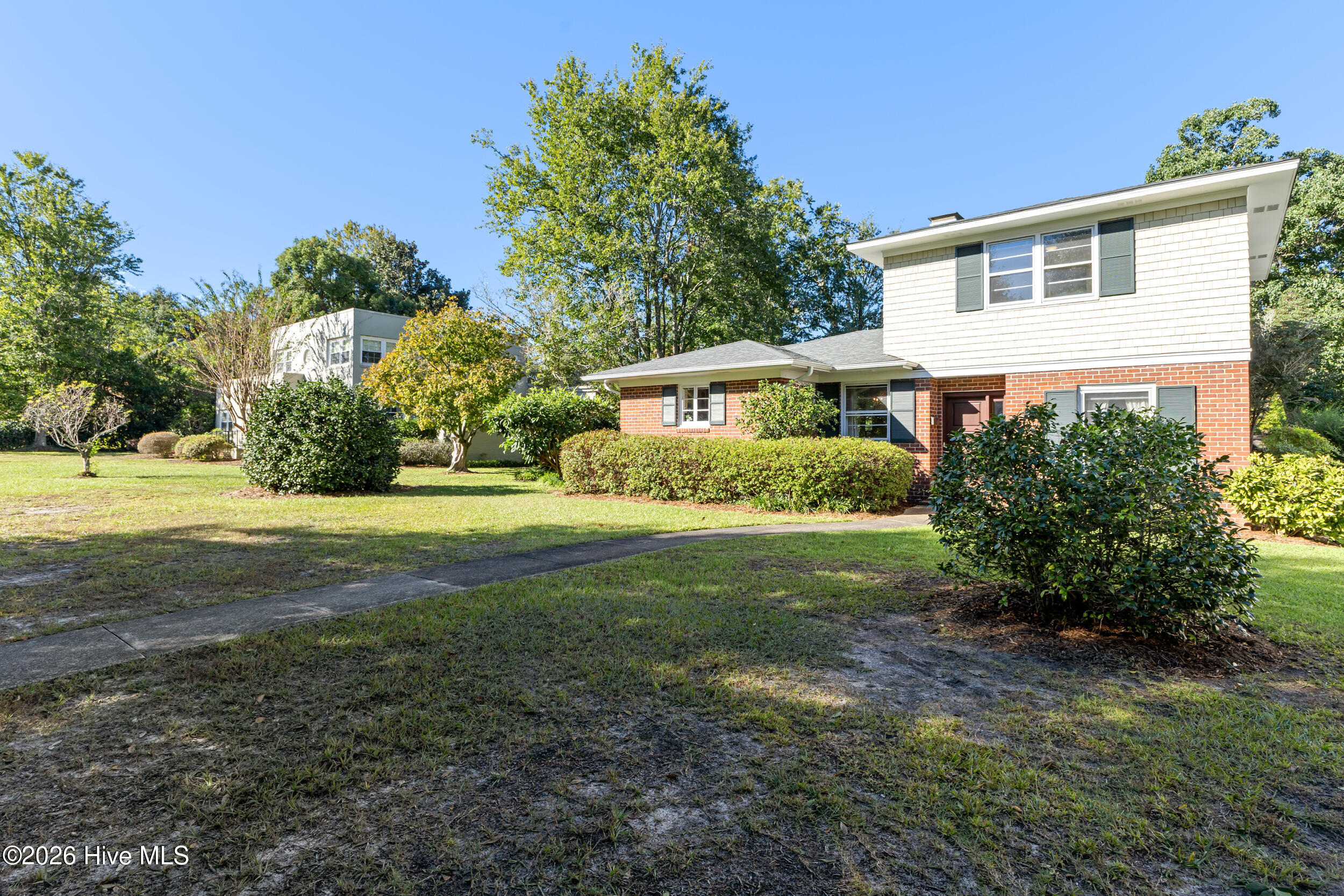 1206 Essex Drive Property Photo 3