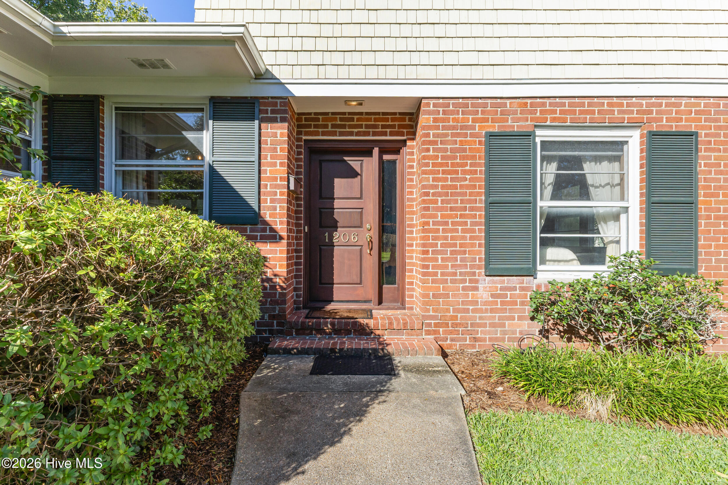 1206 Essex Drive Property Photo 4