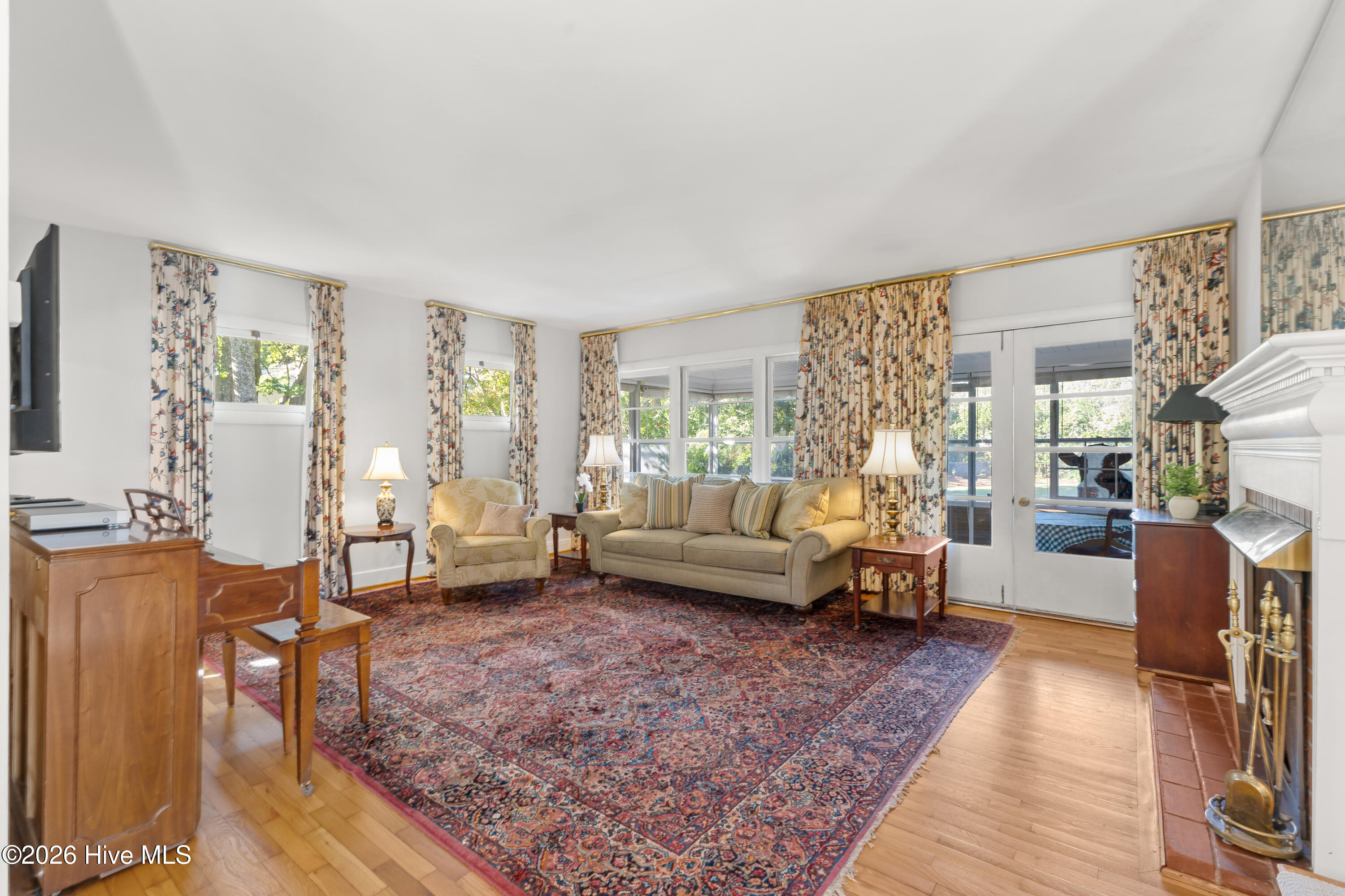 1206 Essex Drive Property Photo 6