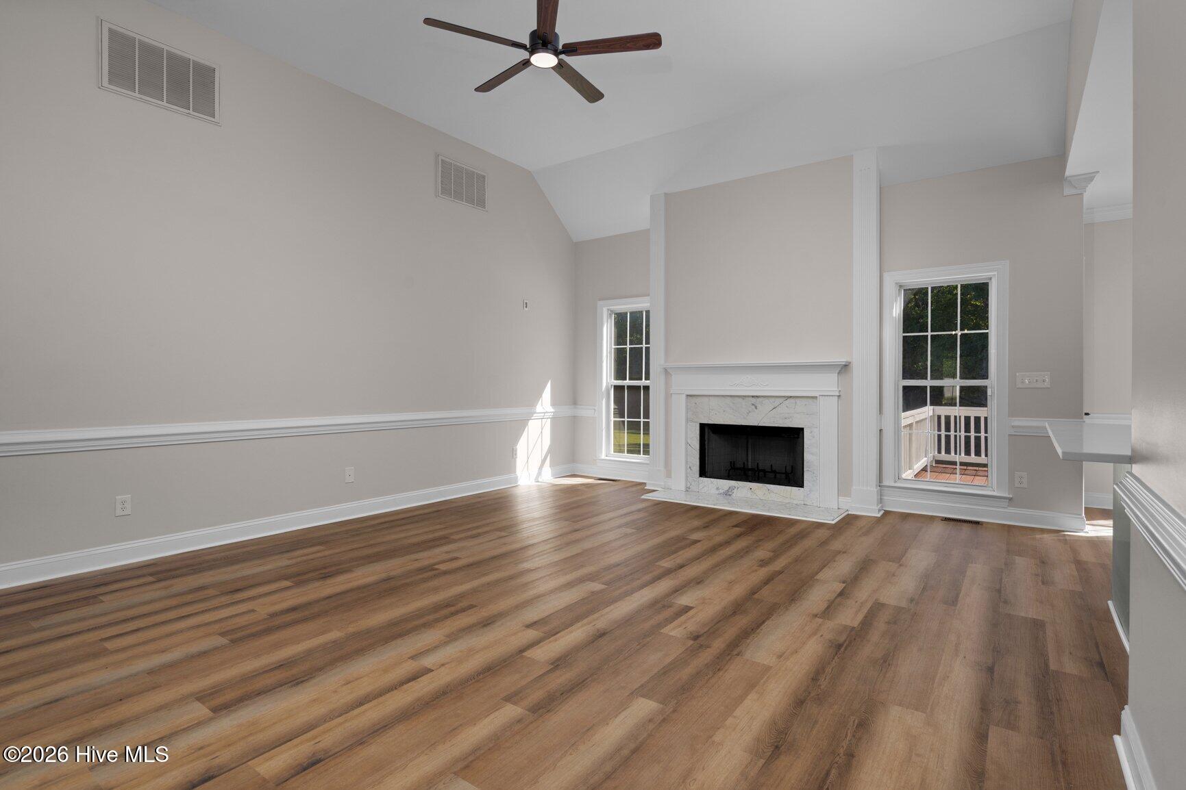 8453 Carter Grove Drive Property Photo 8