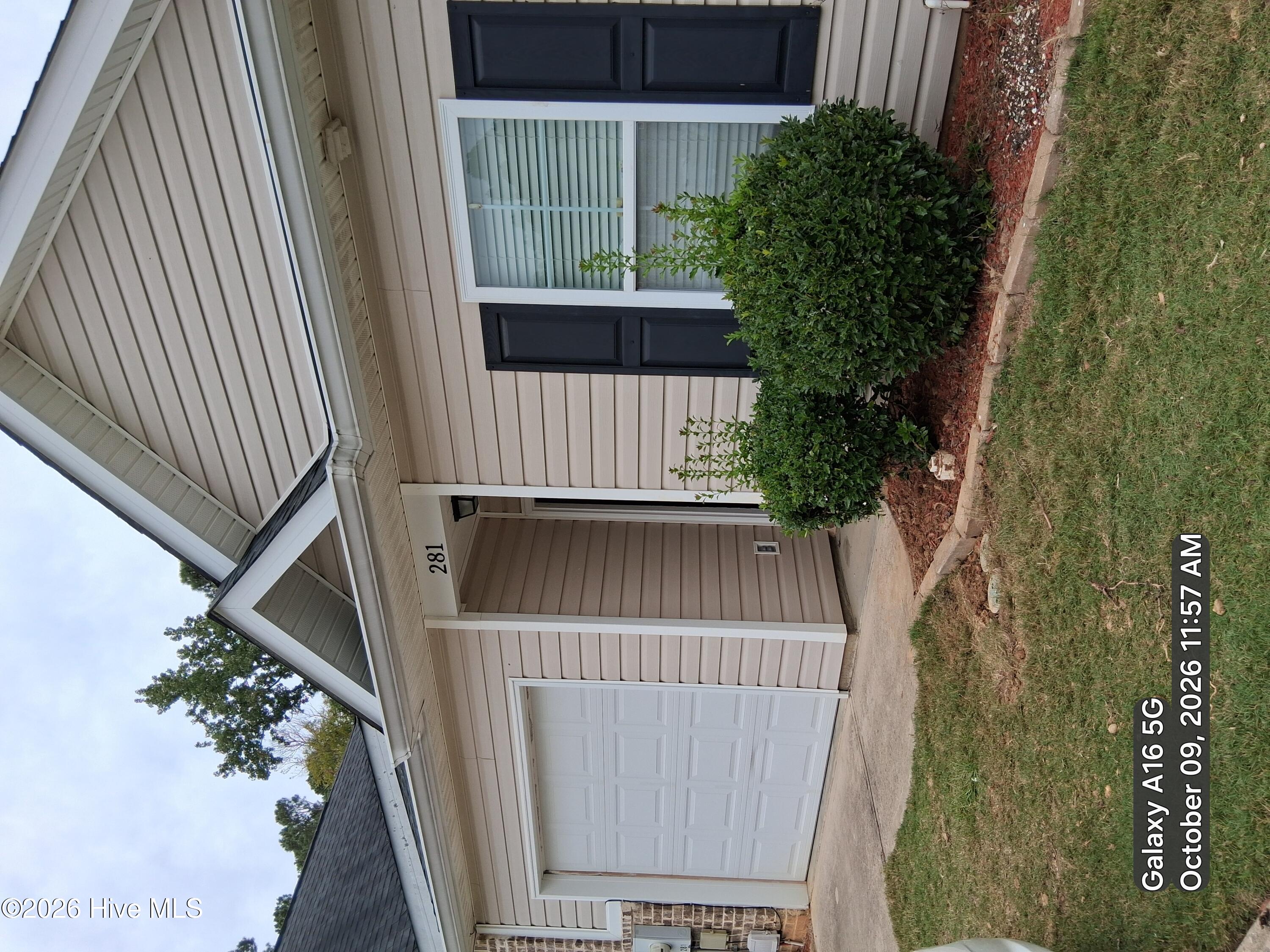 281 Lynbrook Way Property Photo 1