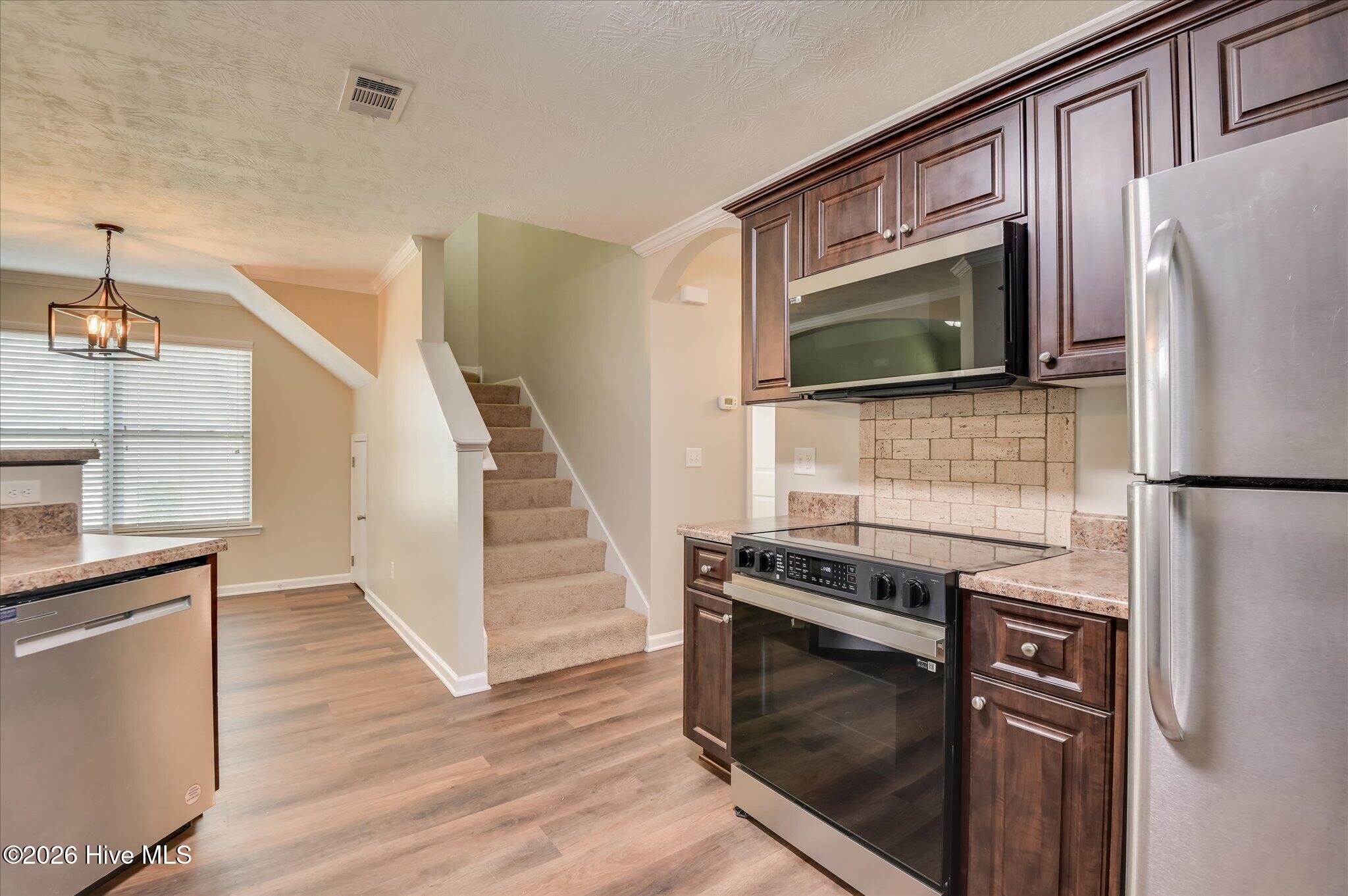 281 Lynbrook Way Property Photo 20