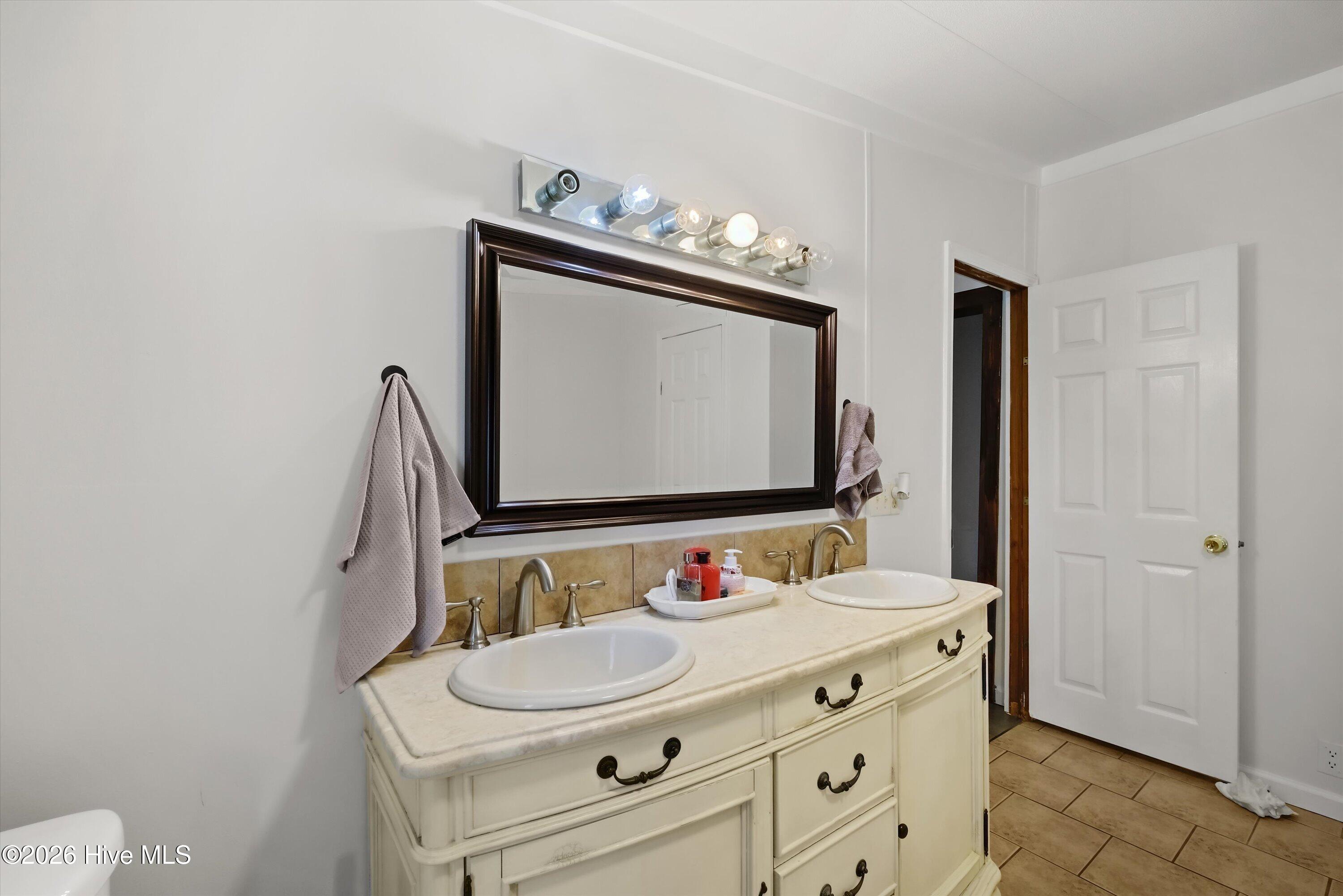 370 Church Street Property Photo 19