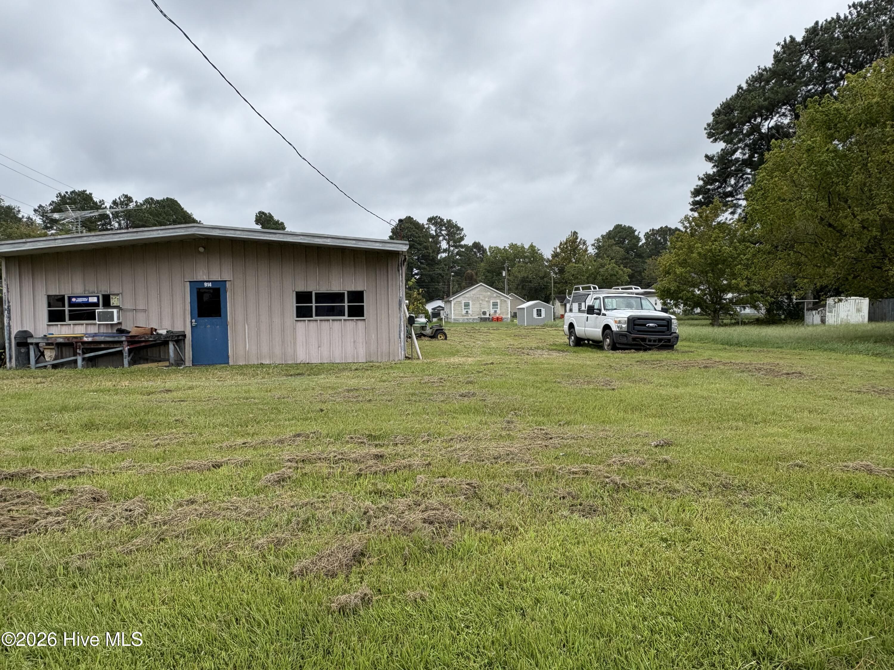 914 & 916 Sixth Street Property Photo 2