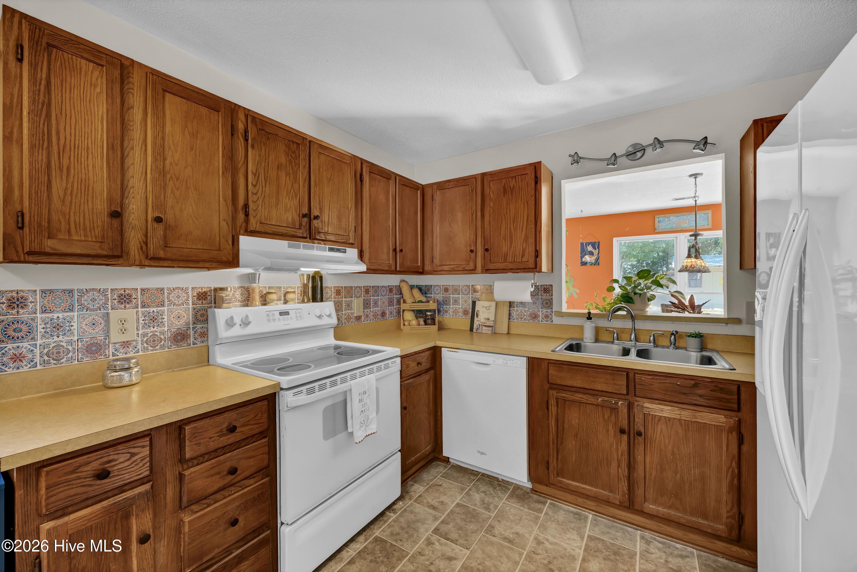 3423 Sparrow Hawk Court Property Photo 11
