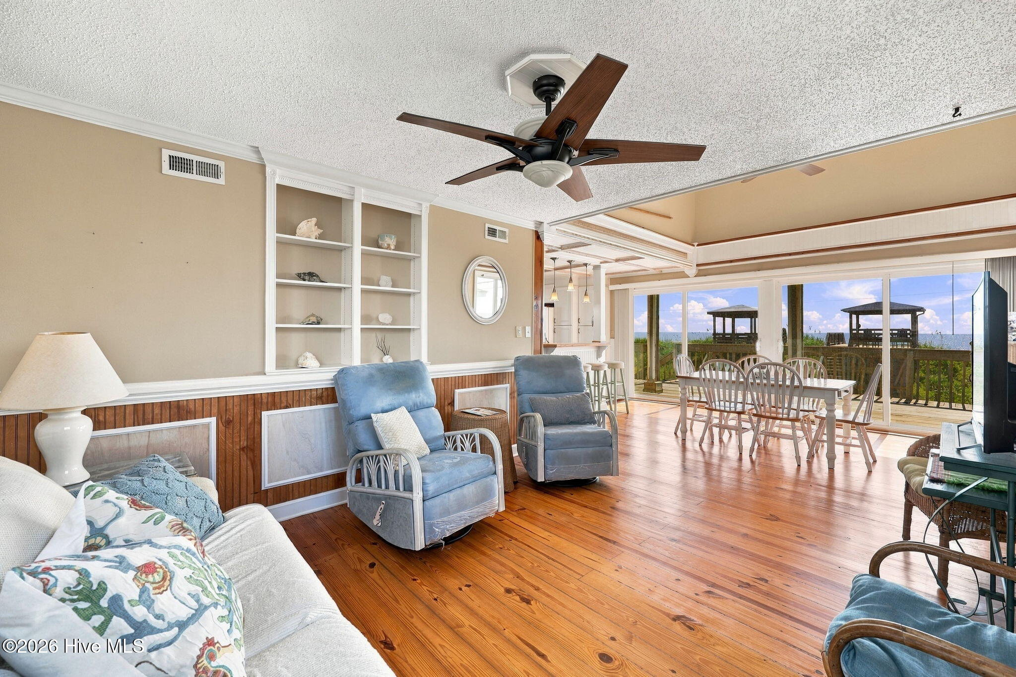 1305 N Shore Drive Property Photo 7