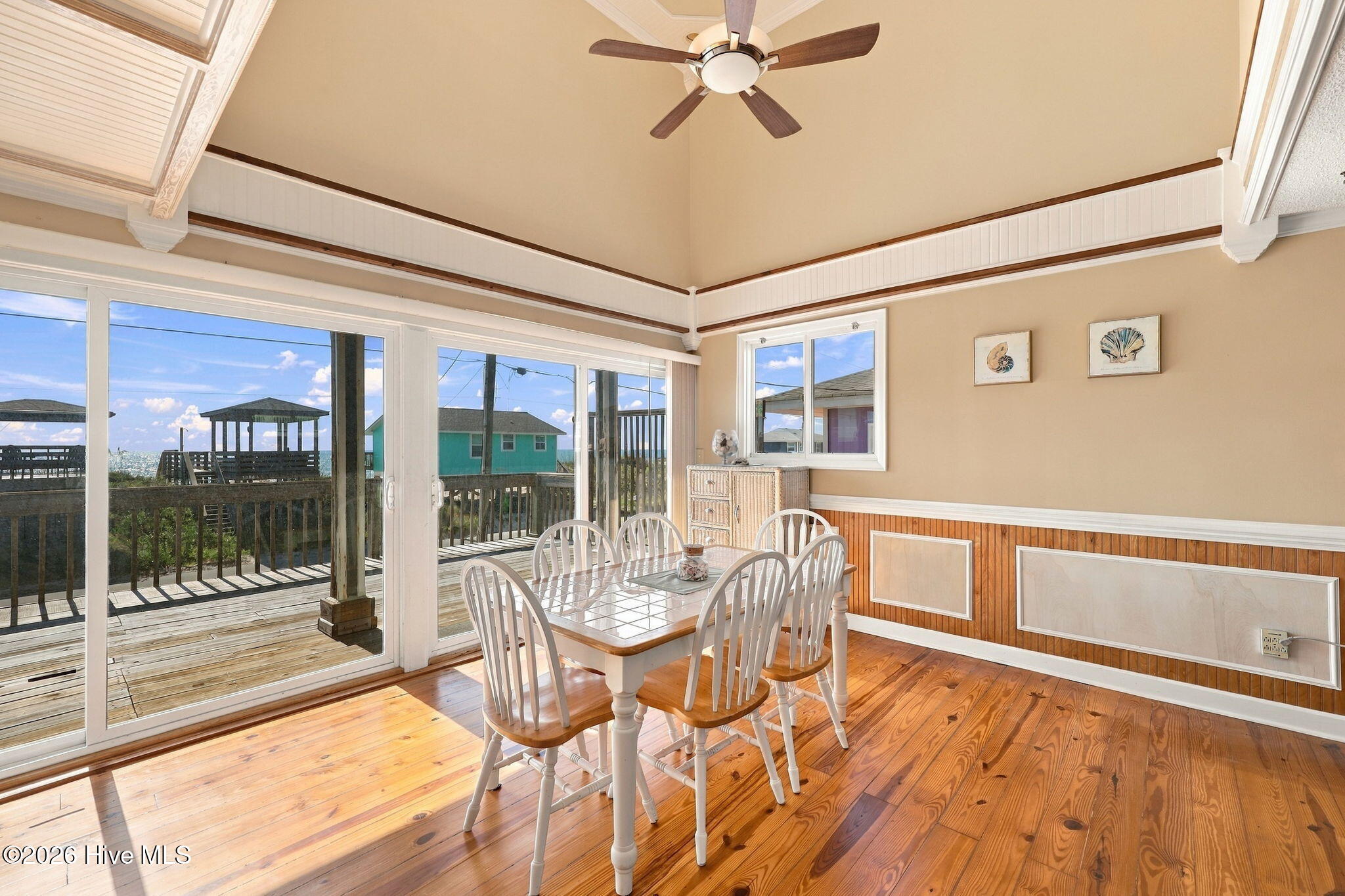 1305 N Shore Drive Property Photo 11